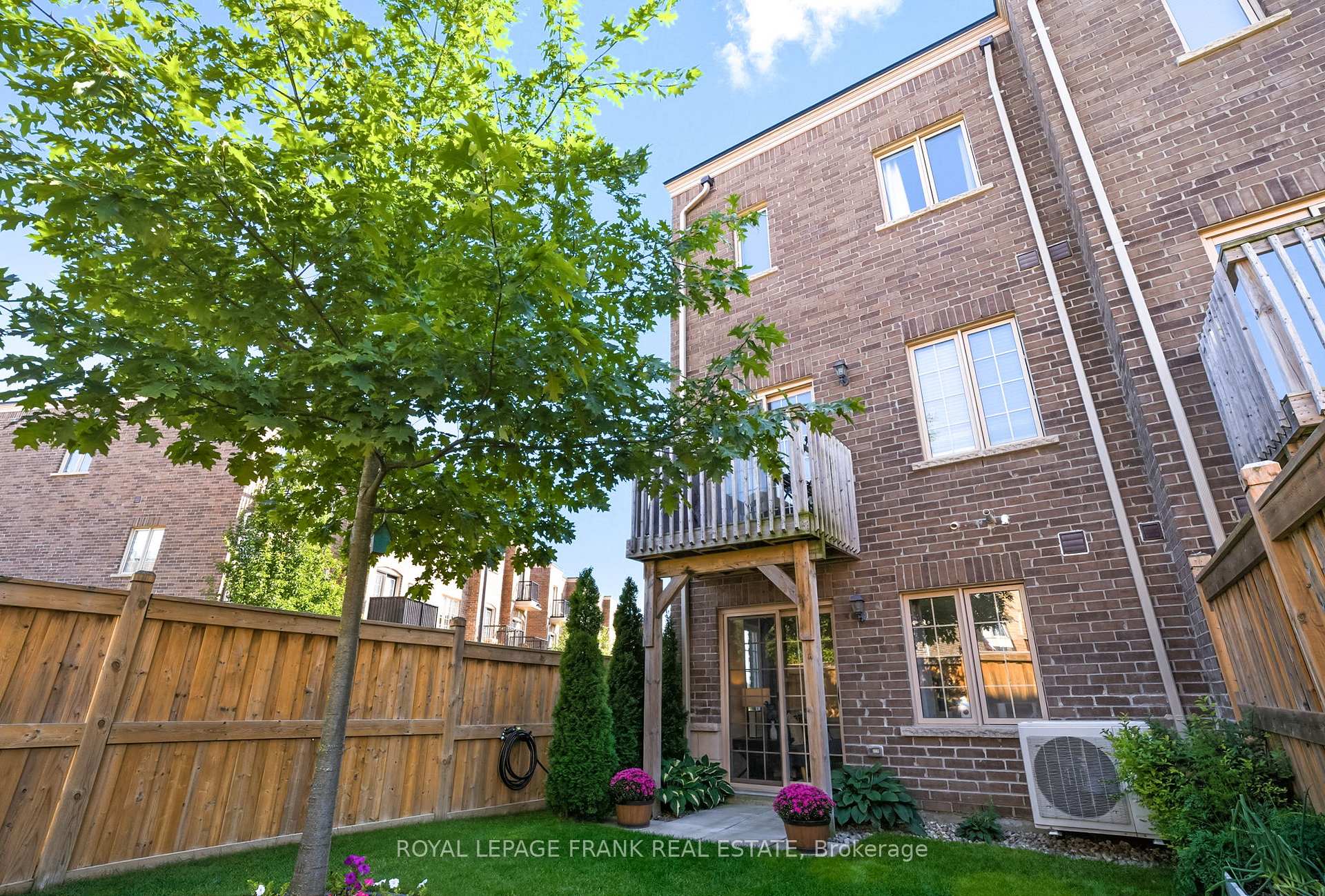 Photo 38 of 26 Ferris Square, Clarington, Courtice — HOMEH