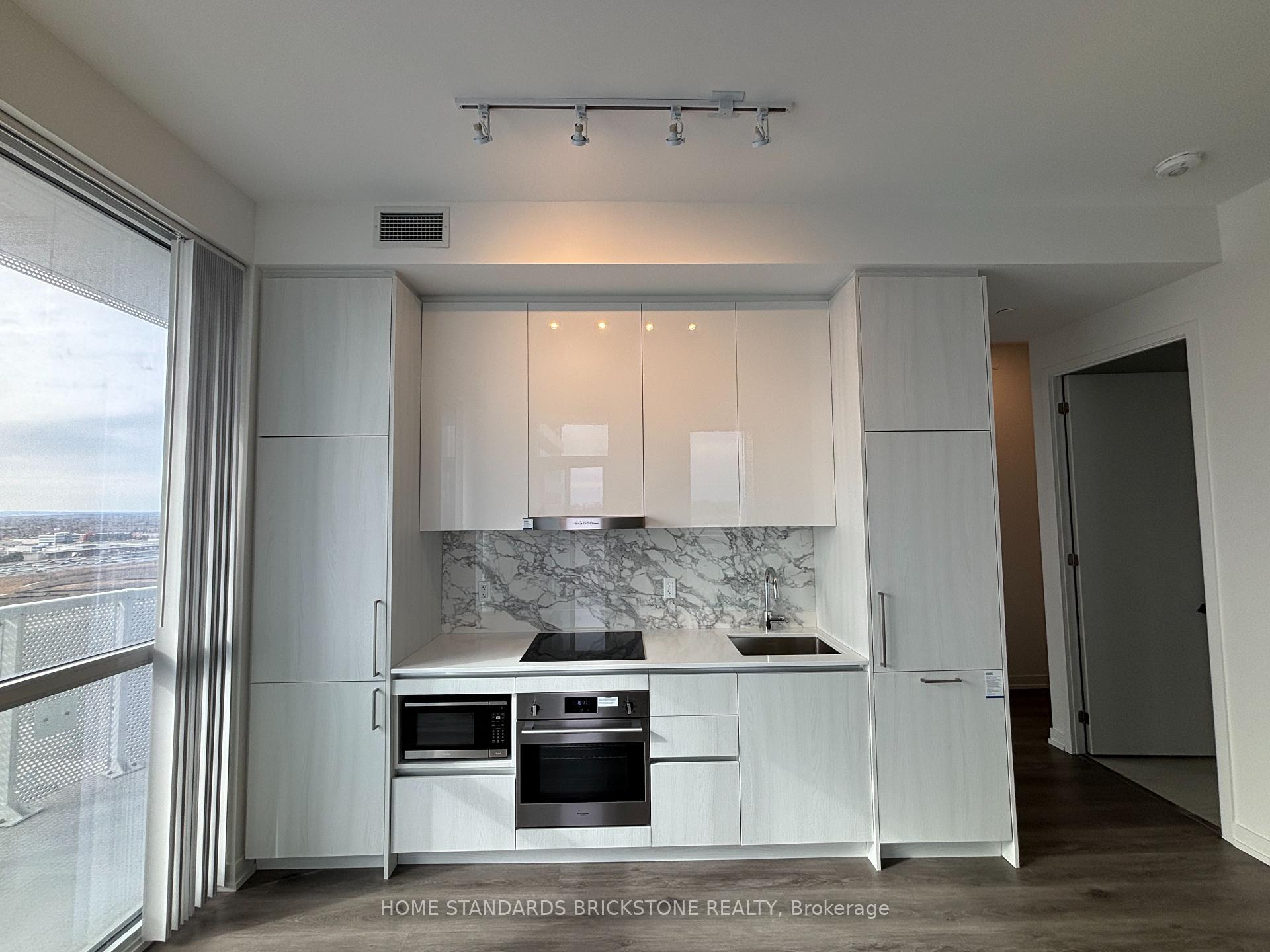 Photo 6 of Unit 1606, 225 Commerce Street, Vaughan, Vaughan Corporate Centre — HOMEH