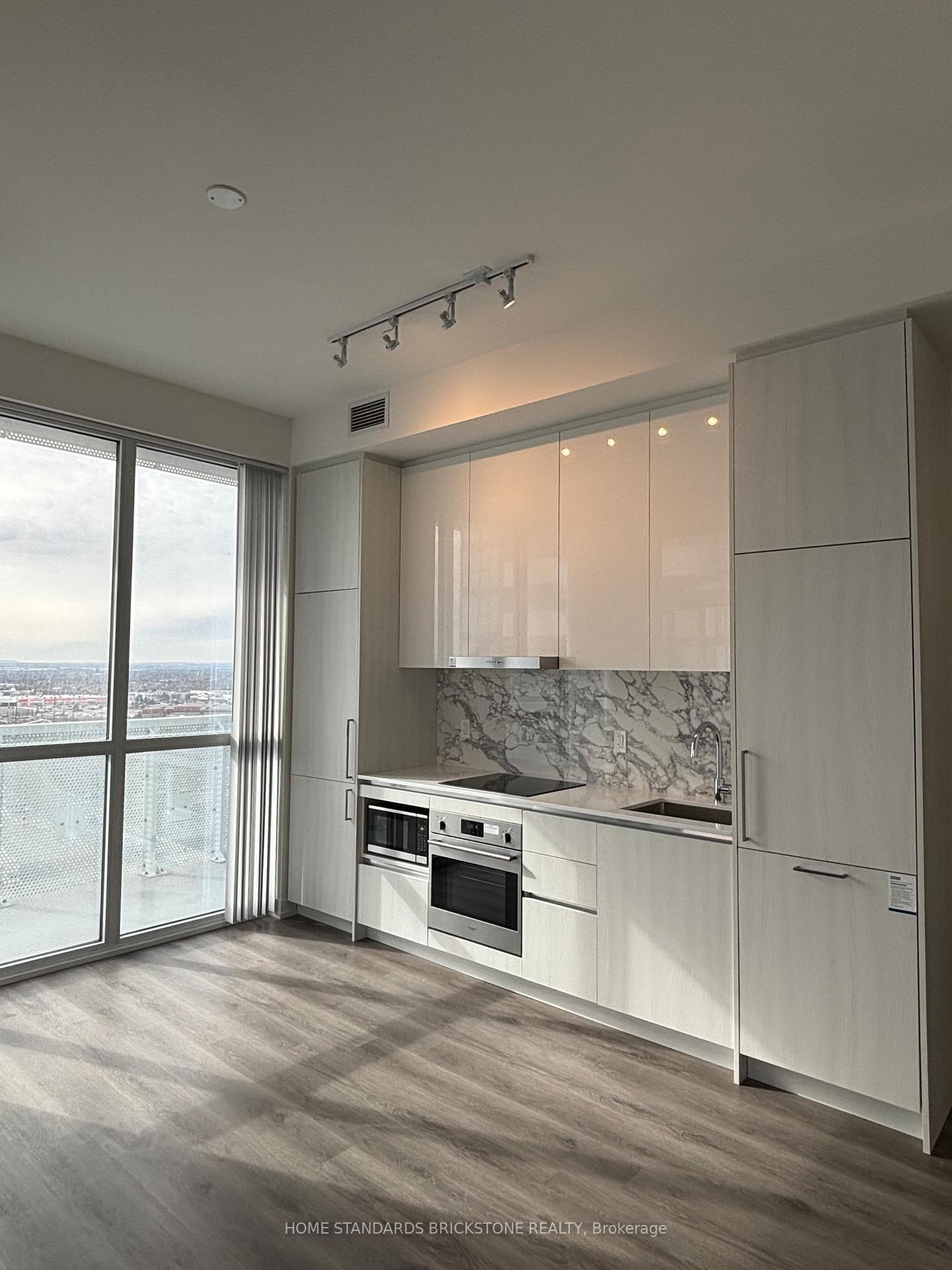 Photo 4 of Unit 1606, 225 Commerce Street, Vaughan, Vaughan Corporate Centre — HOMEH