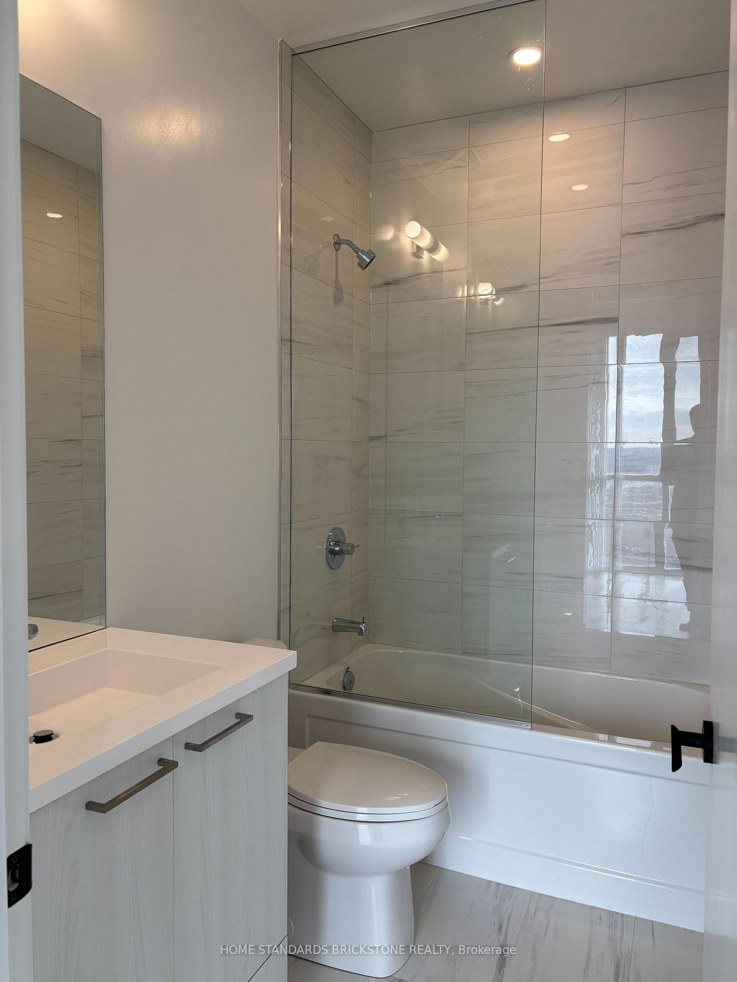 Photo 8 of Unit 1606, 225 Commerce Street, Vaughan, Vaughan Corporate Centre — HOMEH