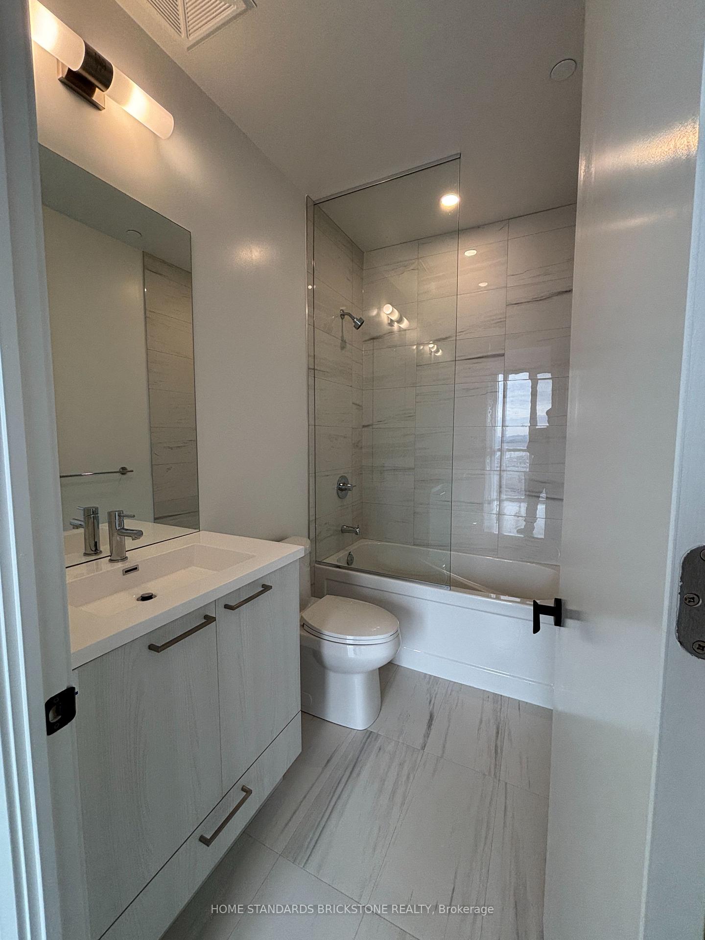 Photo 11 of Unit 1606, 225 Commerce Street, Vaughan, Vaughan Corporate Centre — HOMEH