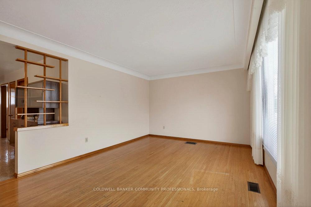 Photo 5 of 43 Bonaventure Drive, Hamilton, Gilbert — HOMEH