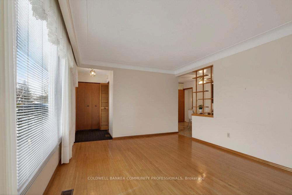 Photo 8 of 43 Bonaventure Drive, Hamilton, Gilbert — HOMEH