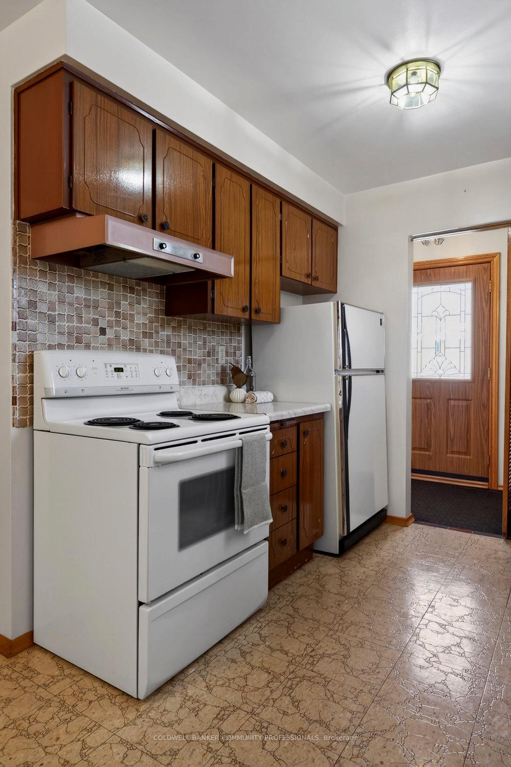 Photo 17 of 43 Bonaventure Drive, Hamilton, Gilbert — HOMEH