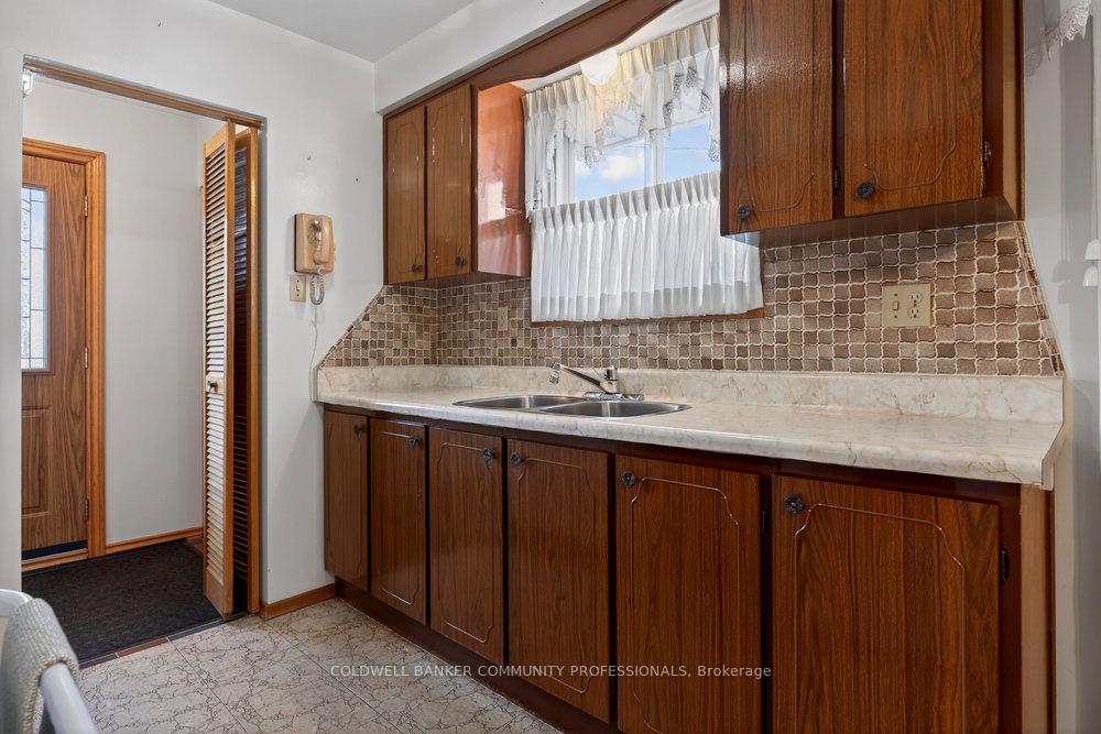 Photo 18 of 43 Bonaventure Drive, Hamilton, Gilbert — HOMEH