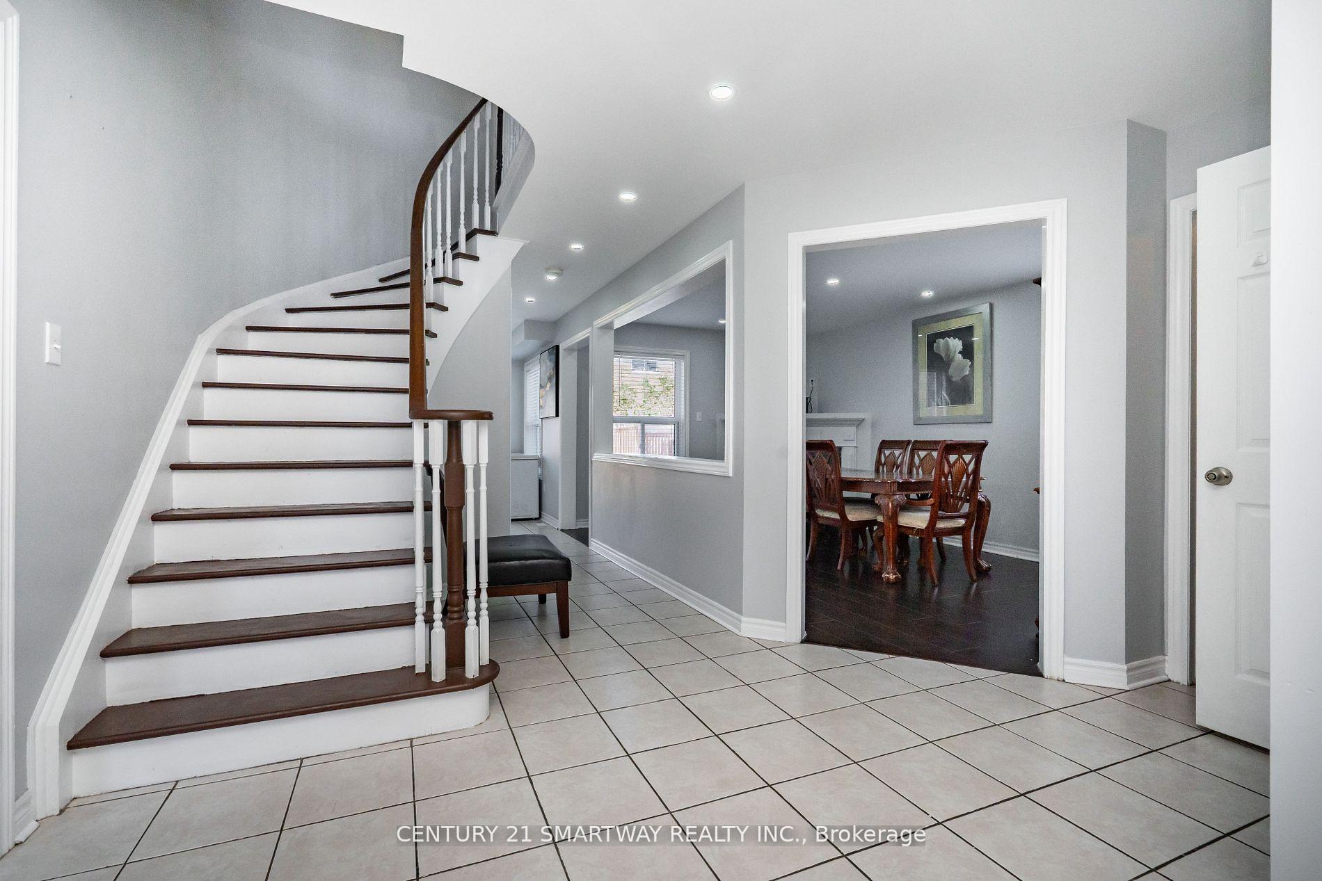 Photo 4 of 176 Dean Avenue, Barrie, Painswick South — HOMEH