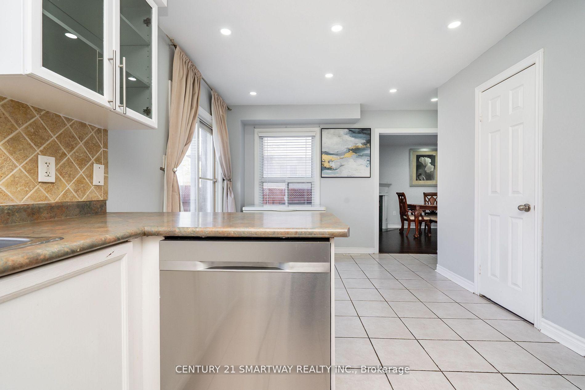 Photo 19 of 176 Dean Avenue, Barrie, Painswick South — HOMEH