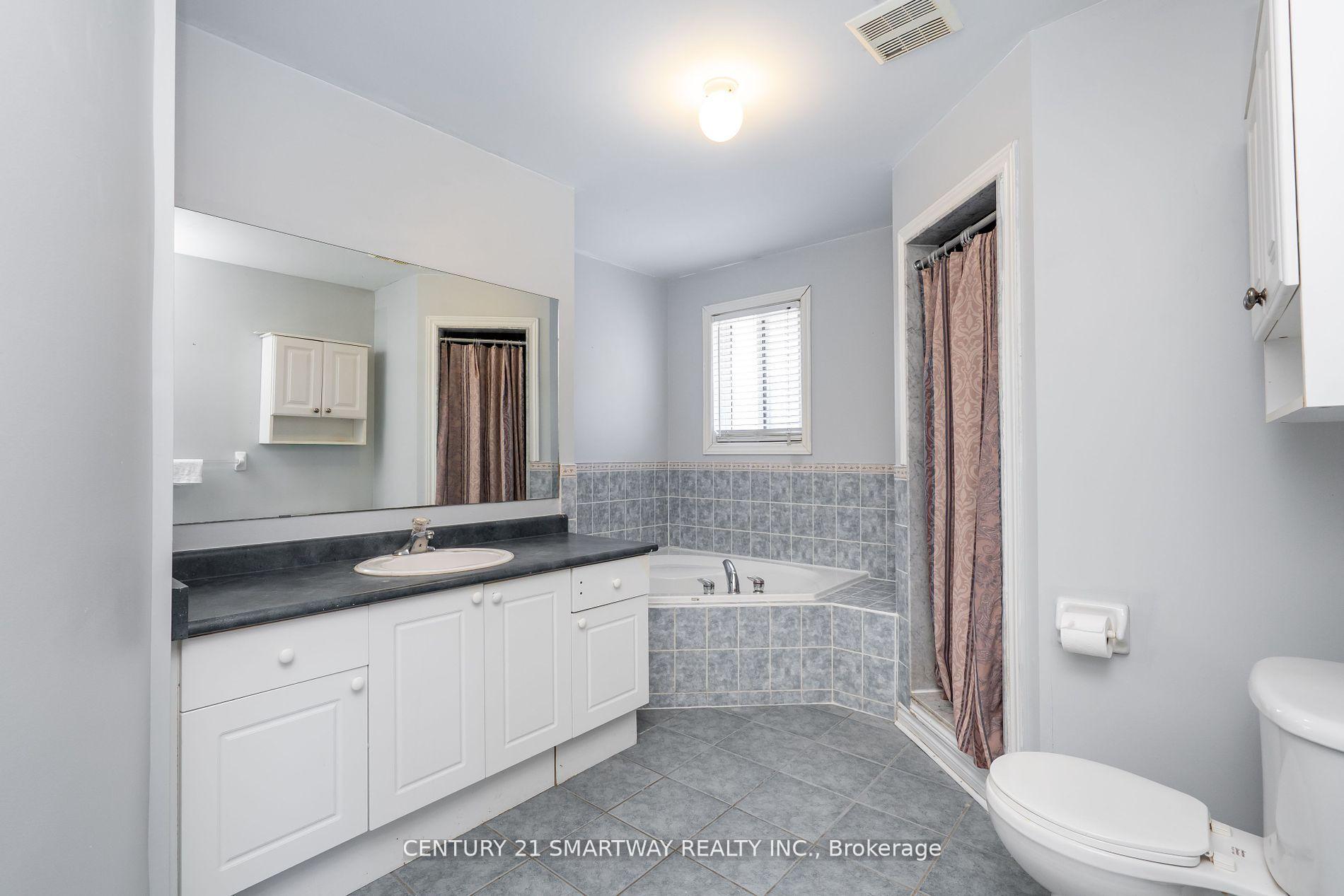 Photo 32 of 176 Dean Avenue, Barrie, Painswick South — HOMEH