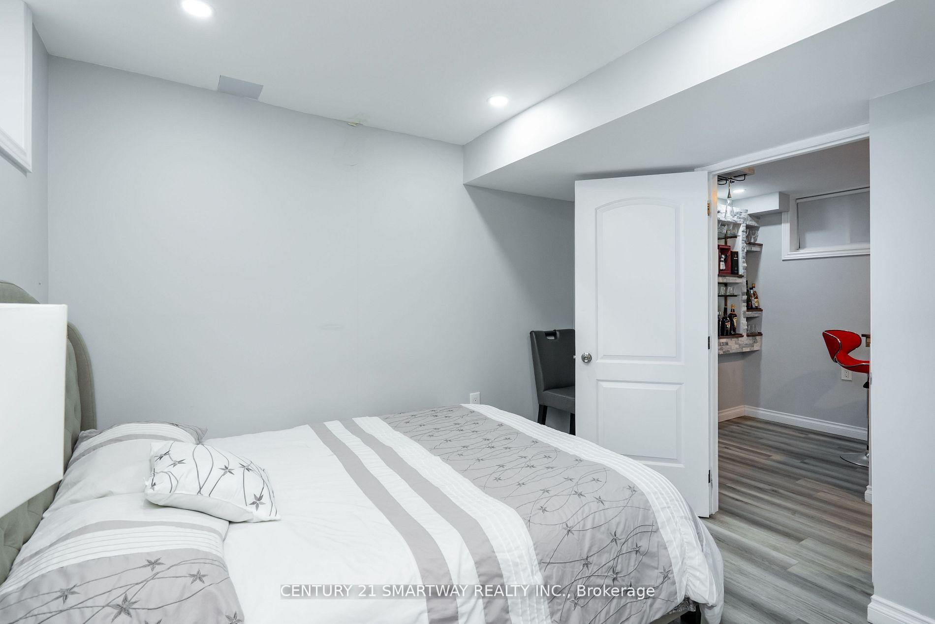 Photo 46 of 176 Dean Avenue, Barrie, Painswick South — HOMEH