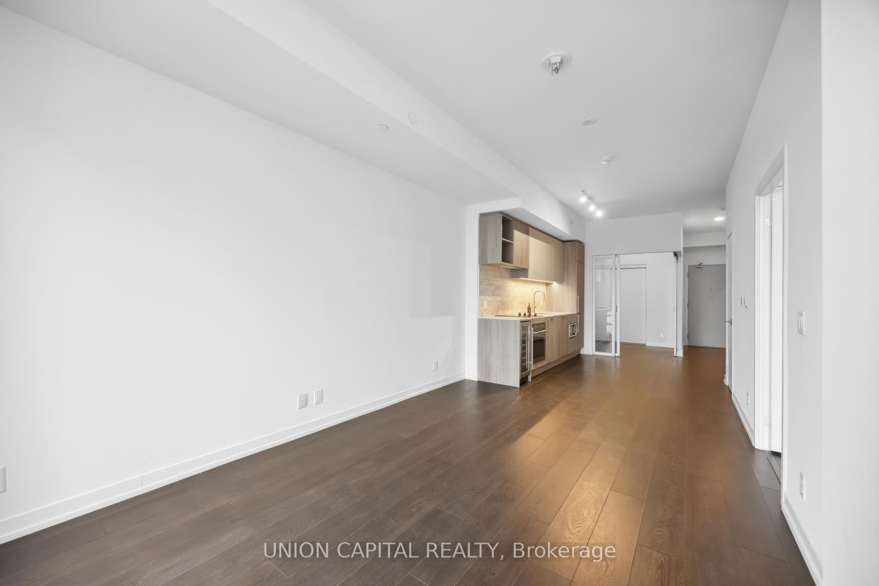 Photo 4 of Unit 703, 2020 Bathurst Street, Toronto, Humewood-Cedarvale — HOMEH