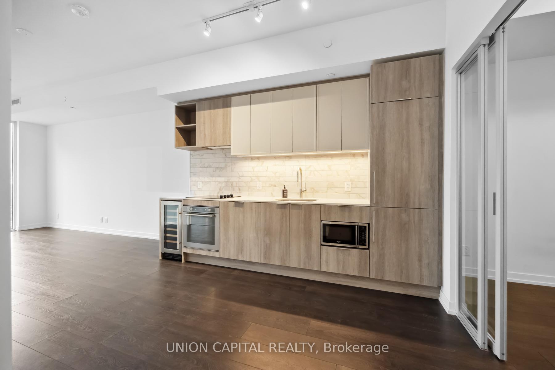 Photo 9 of Unit 703, 2020 Bathurst Street, Toronto, Humewood-Cedarvale — HOMEH