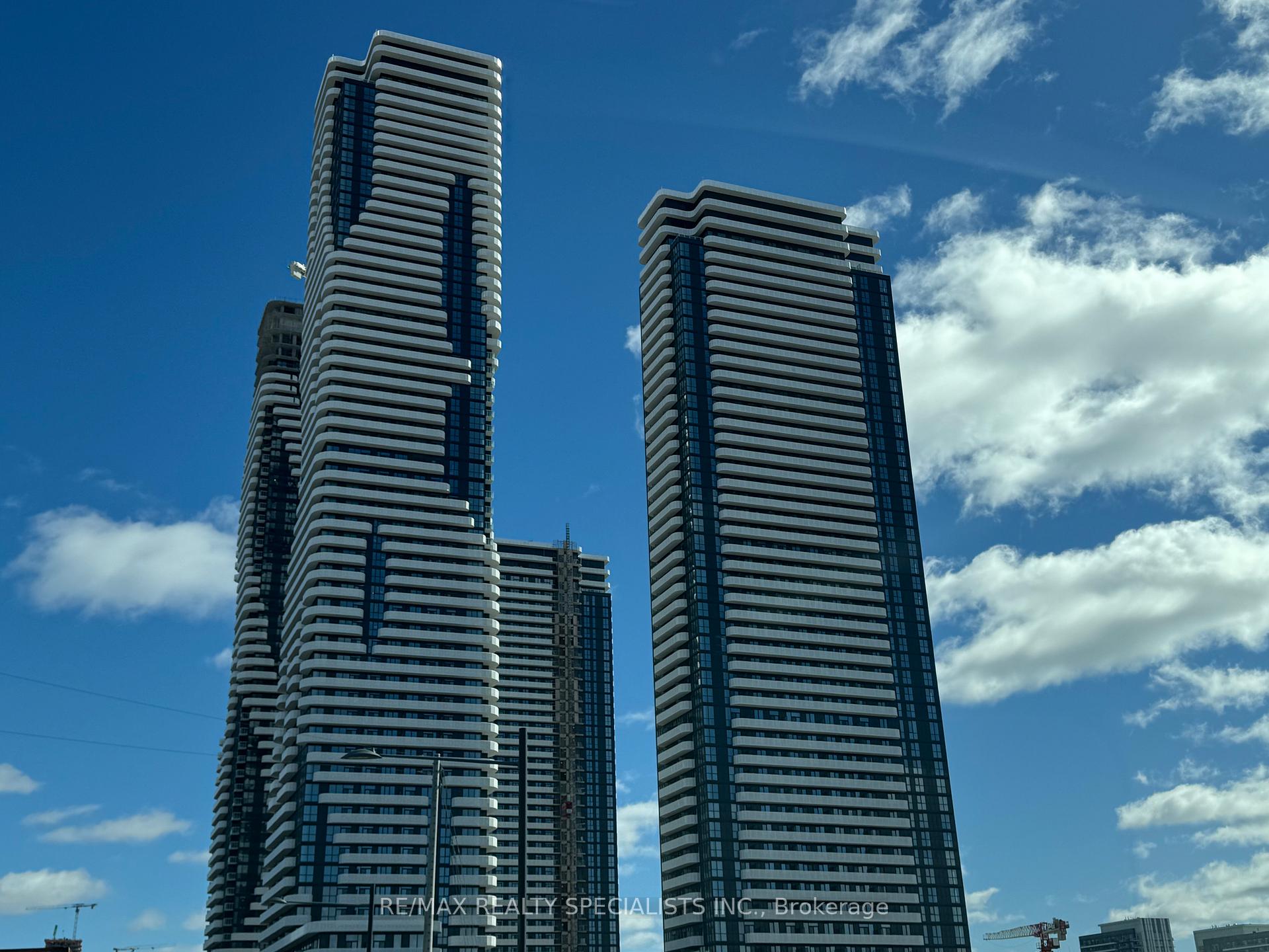 Front of Unit 1007, 225 Commerce Street