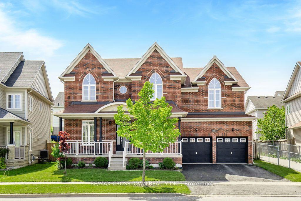 Front of 61 The Queensway