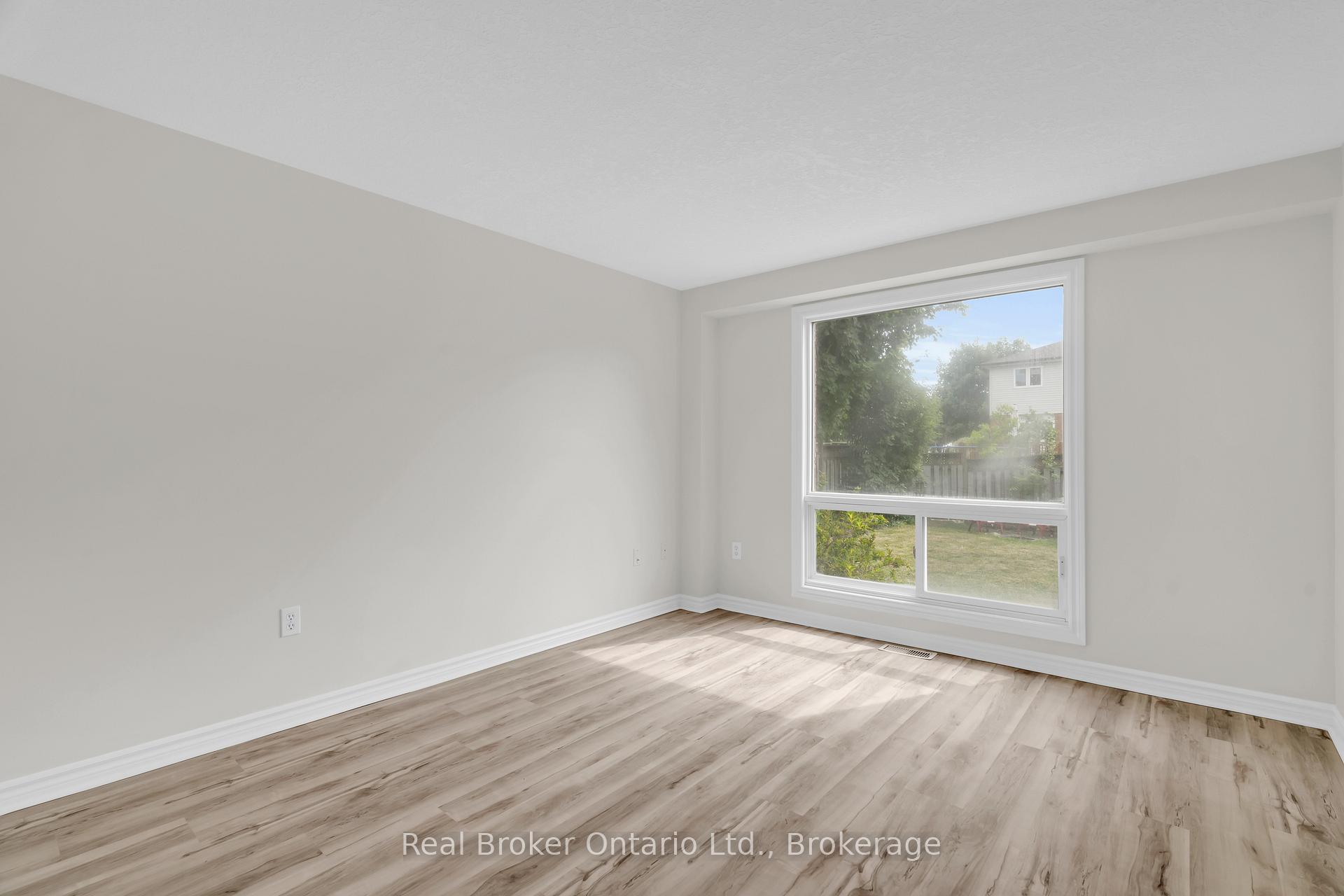 Photo 9 of 41 Candlewood Drive, Guelph, Willow West/Sugarbush/West Acres — HOMEH