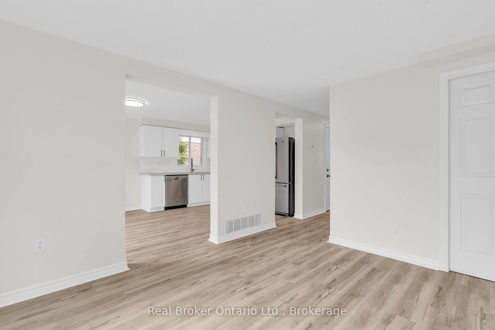 Photo 10 of 41 Candlewood Drive, Guelph, Willow West/Sugarbush/West Acres — HOMEH