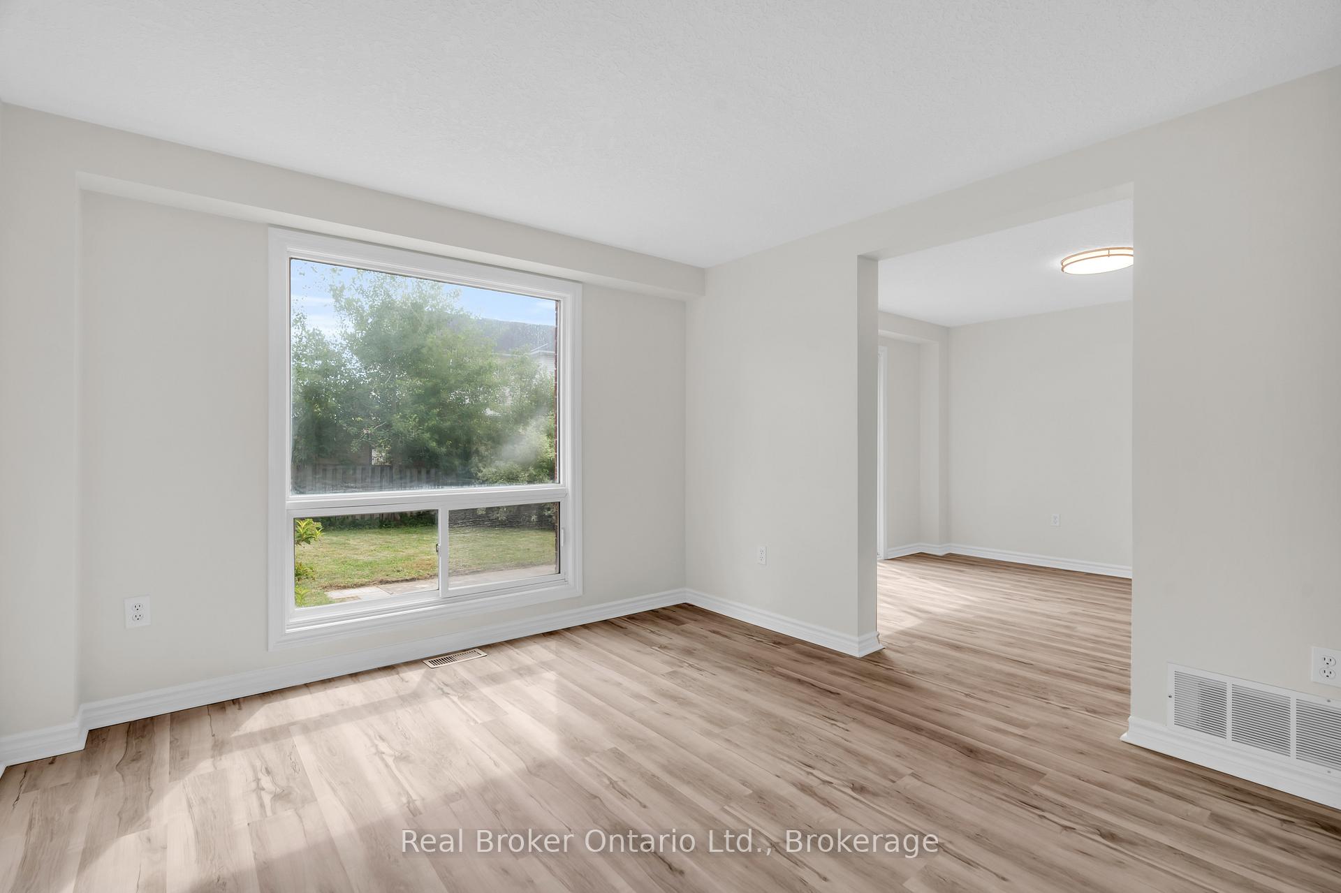Photo 11 of 41 Candlewood Drive, Guelph, Willow West/Sugarbush/West Acres — HOMEH
