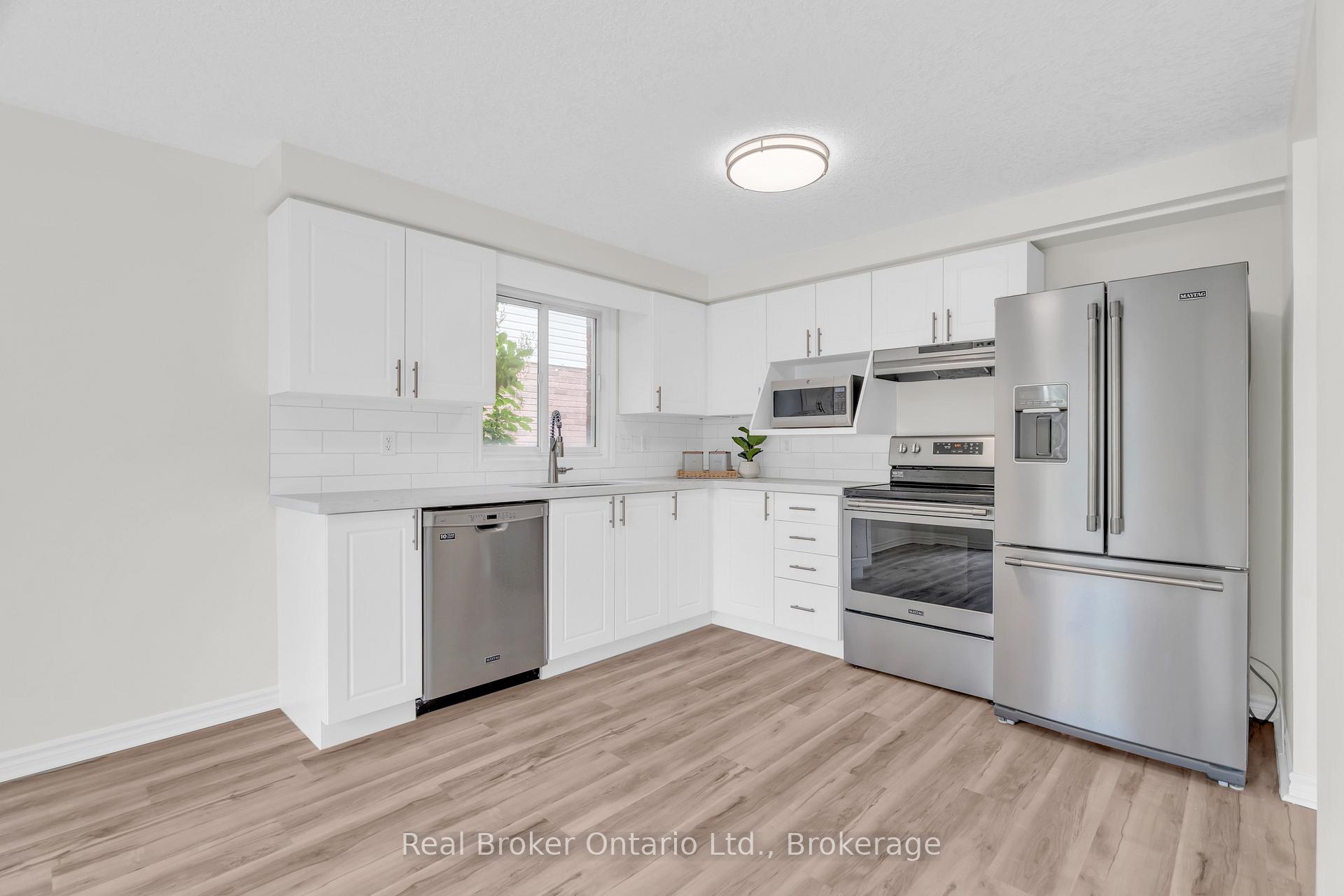 Photo 12 of 41 Candlewood Drive, Guelph, Willow West/Sugarbush/West Acres — HOMEH