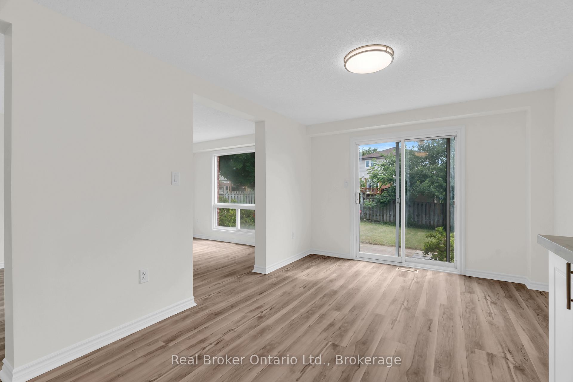 Photo 16 of 41 Candlewood Drive, Guelph, Willow West/Sugarbush/West Acres — HOMEH