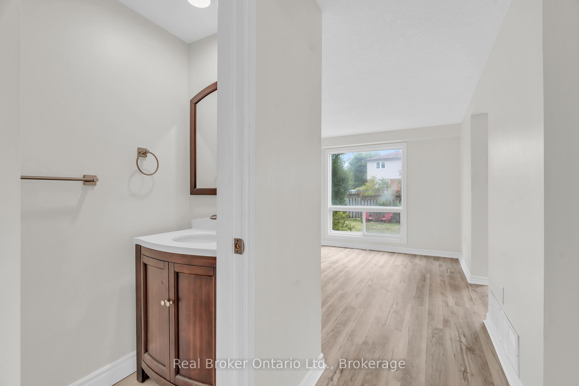 Photo 18 of 41 Candlewood Drive, Guelph, Willow West/Sugarbush/West Acres — HOMEH