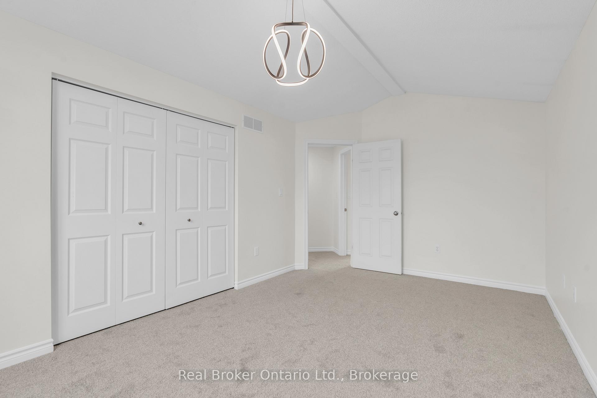 Photo 28 of 41 Candlewood Drive, Guelph, Willow West/Sugarbush/West Acres — HOMEH
