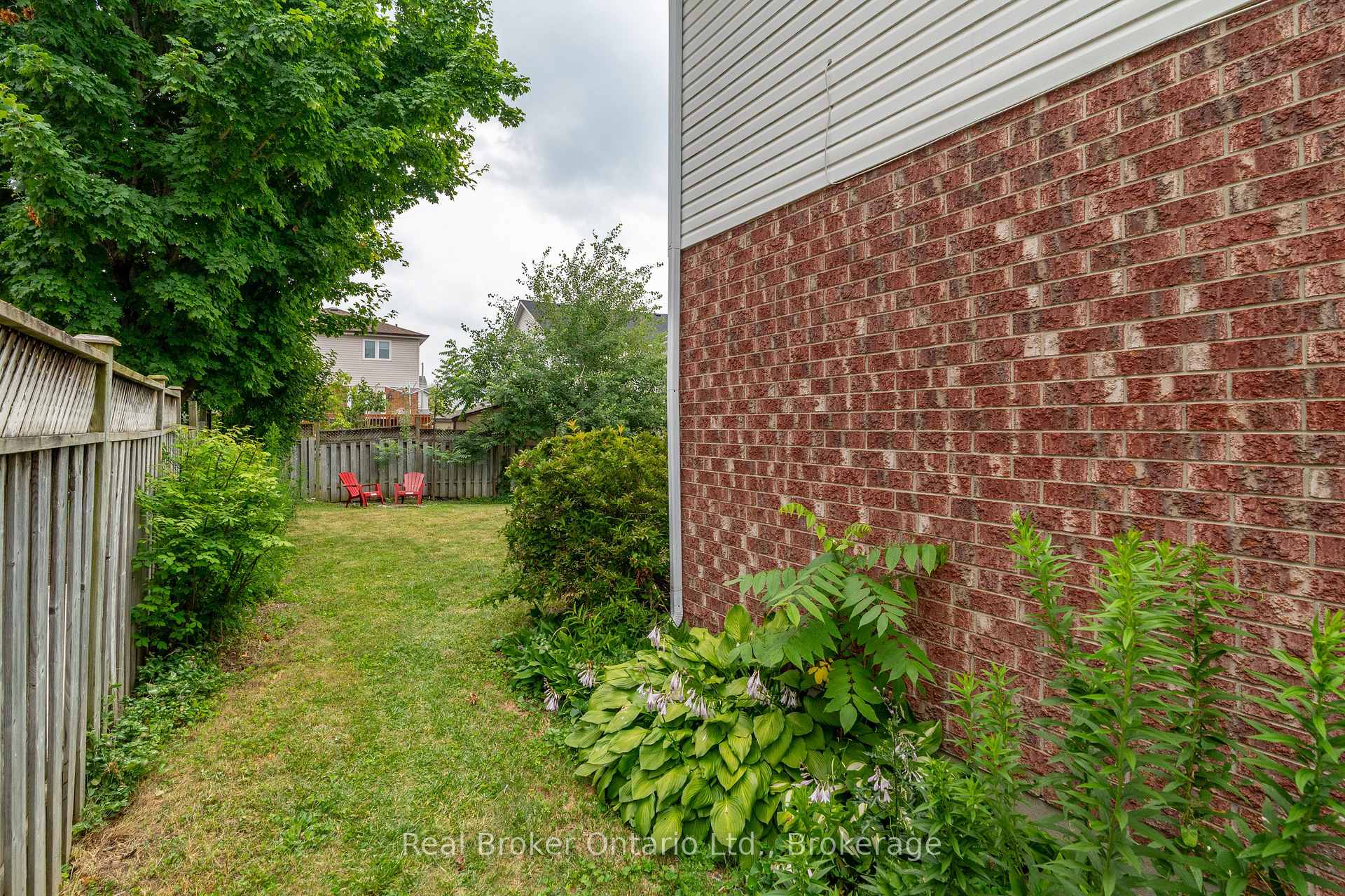 Photo 31 of 41 Candlewood Drive, Guelph, Willow West/Sugarbush/West Acres — HOMEH