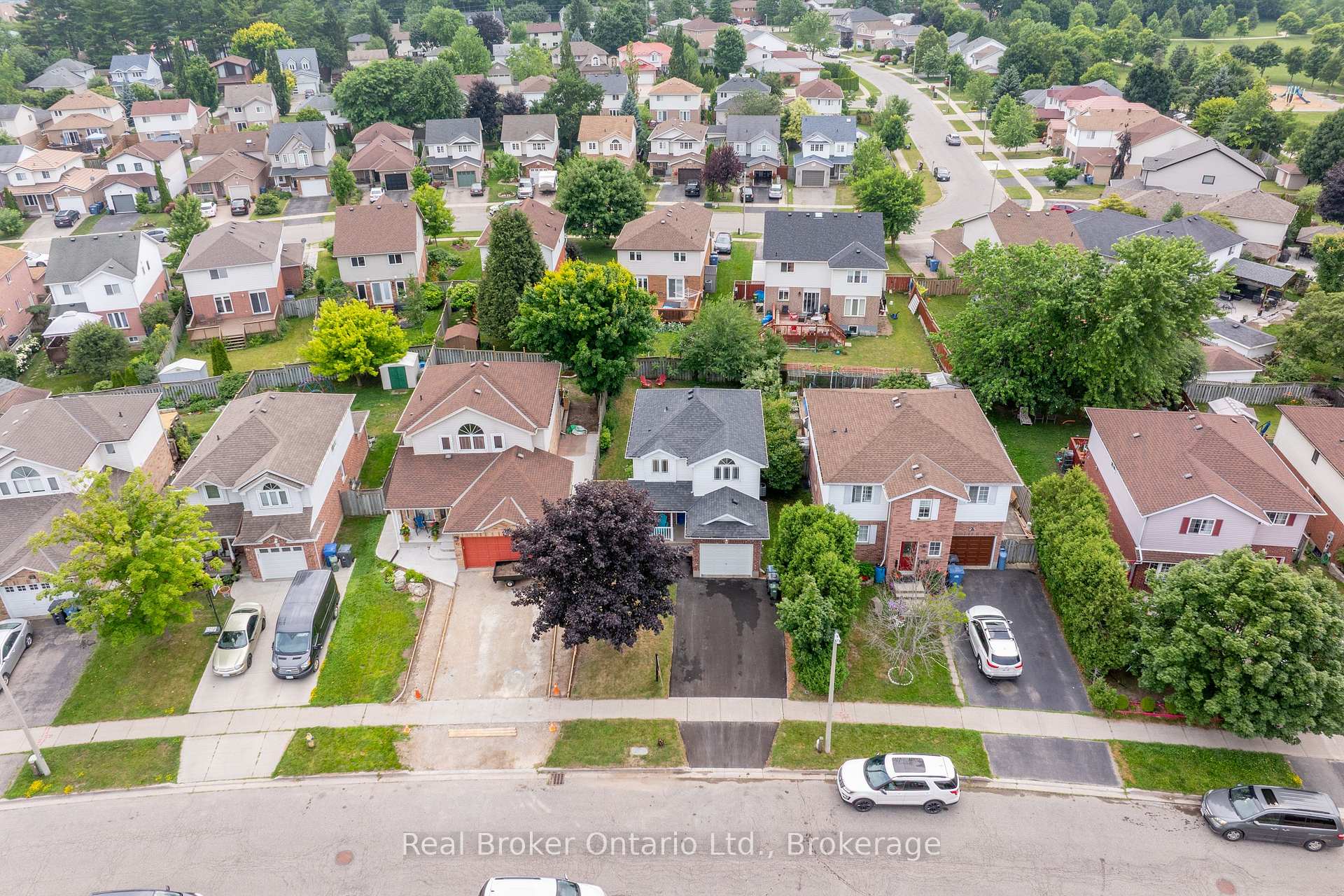 Photo 38 of 41 Candlewood Drive, Guelph, Willow West/Sugarbush/West Acres — HOMEH