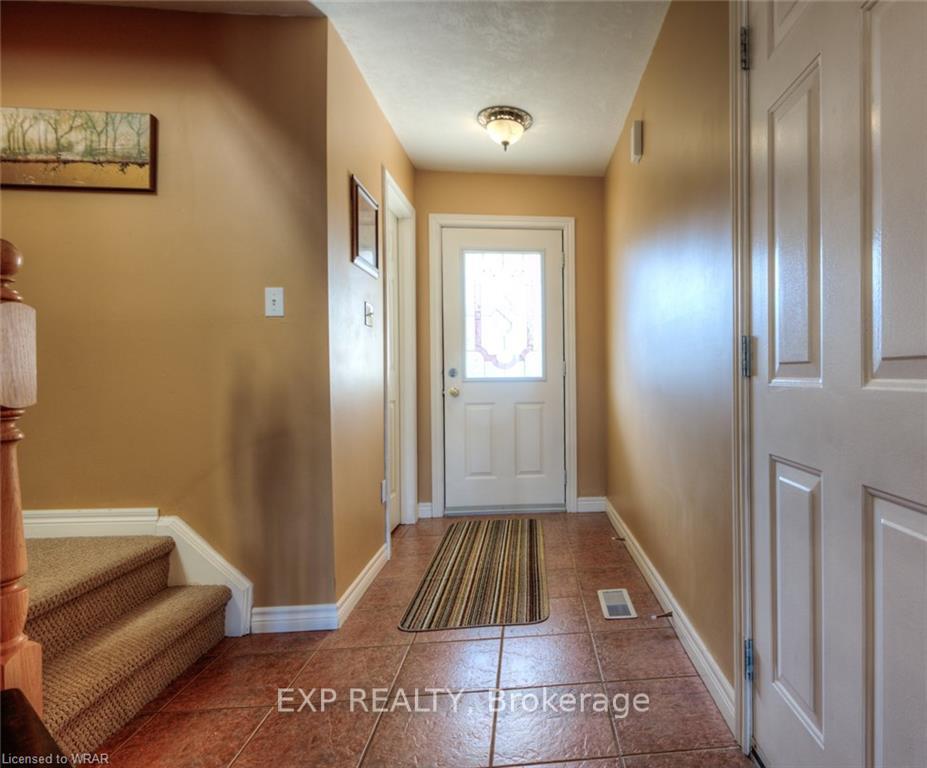 Photo 5 of Unit MAIN LEVEL, 89 Milson Crescent, Guelph, Kortright Hills — HOMEH