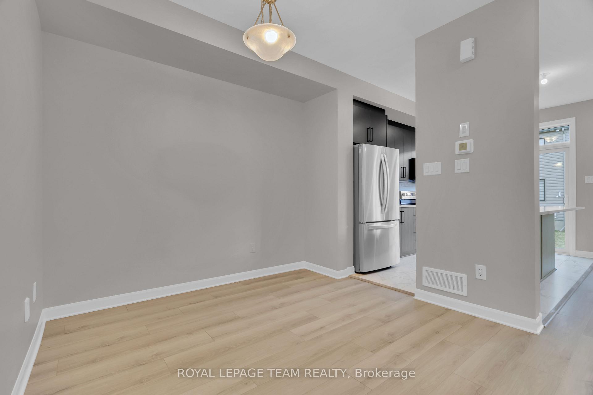 Photo 12 of 736 Cashmere Terrace, Ottawa, Barrhaven - Heritage Park — HOMEH