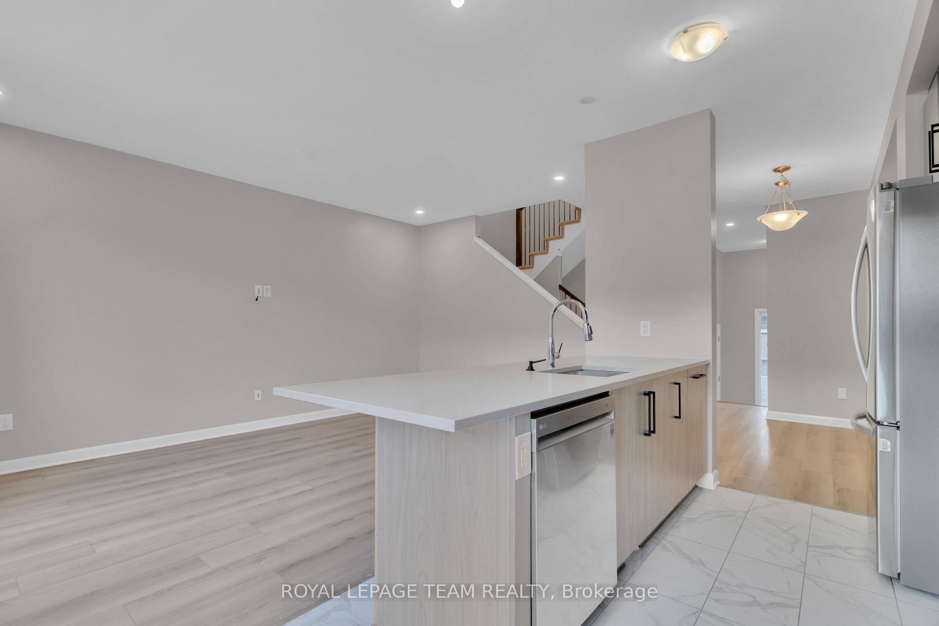 Photo 19 of 736 Cashmere Terrace, Ottawa, Barrhaven - Heritage Park — HOMEH