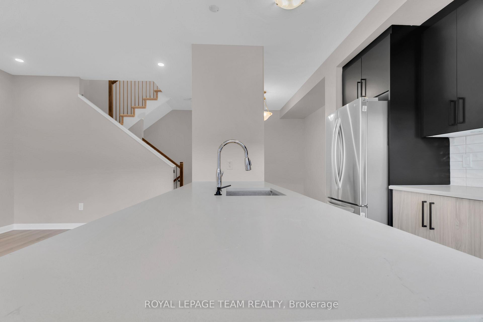Photo 21 of 736 Cashmere Terrace, Ottawa, Barrhaven - Heritage Park — HOMEH