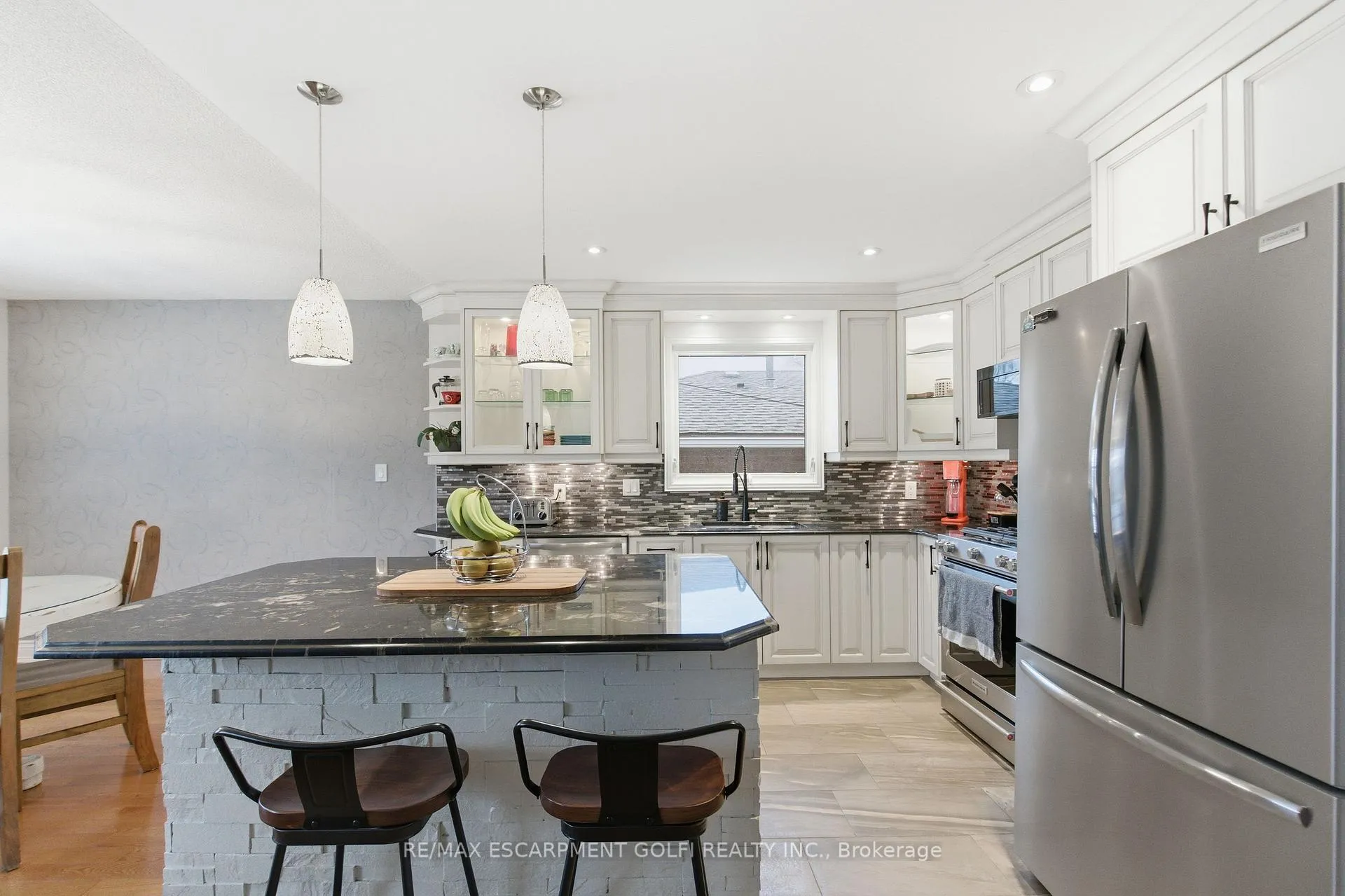 Photo 11 of 71 Allanbrook Street, Hamilton, Stoney Creek Mountain — HOMEH