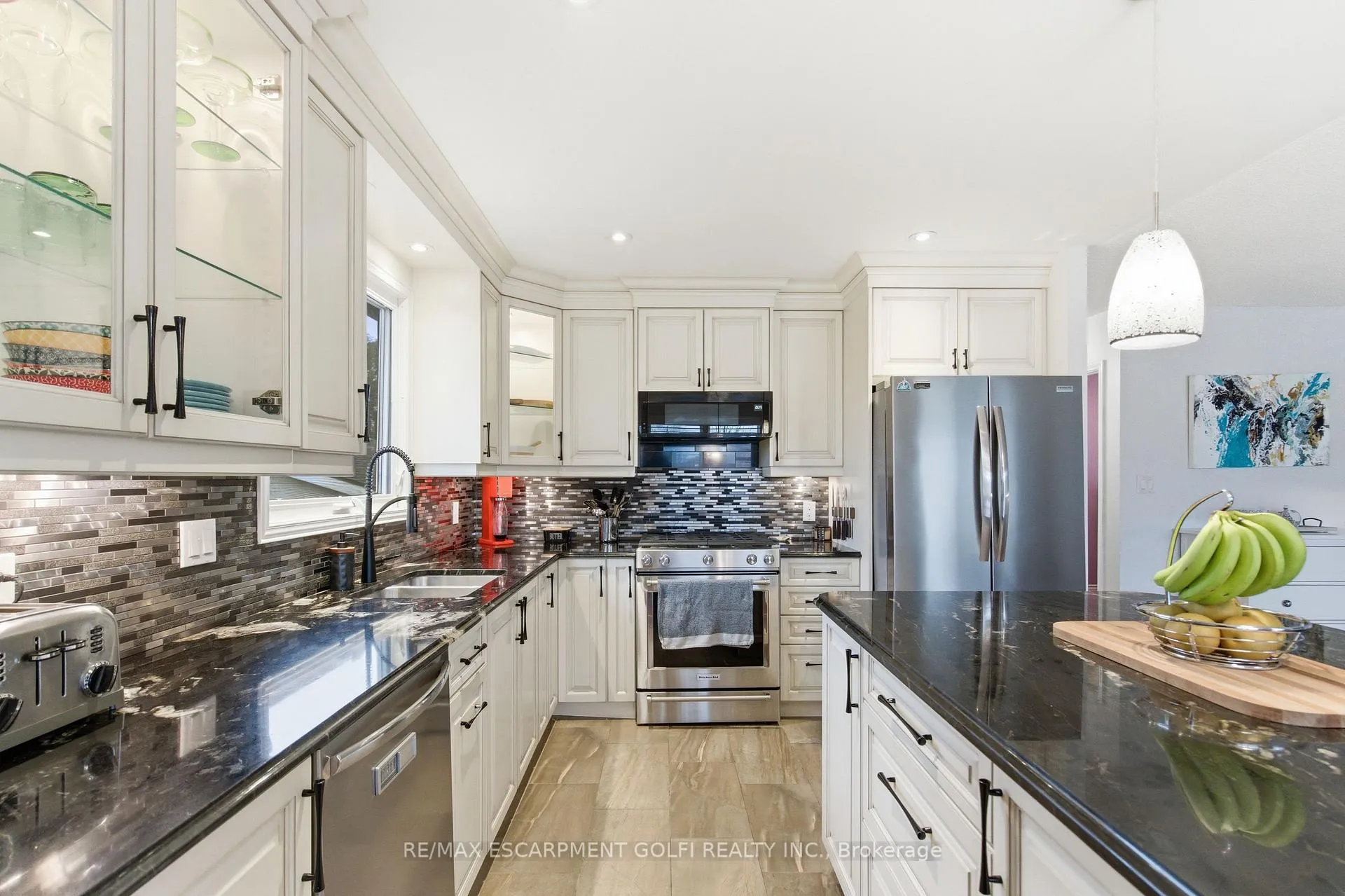 Photo 12 of 71 Allanbrook Street, Hamilton, Stoney Creek Mountain — HOMEH