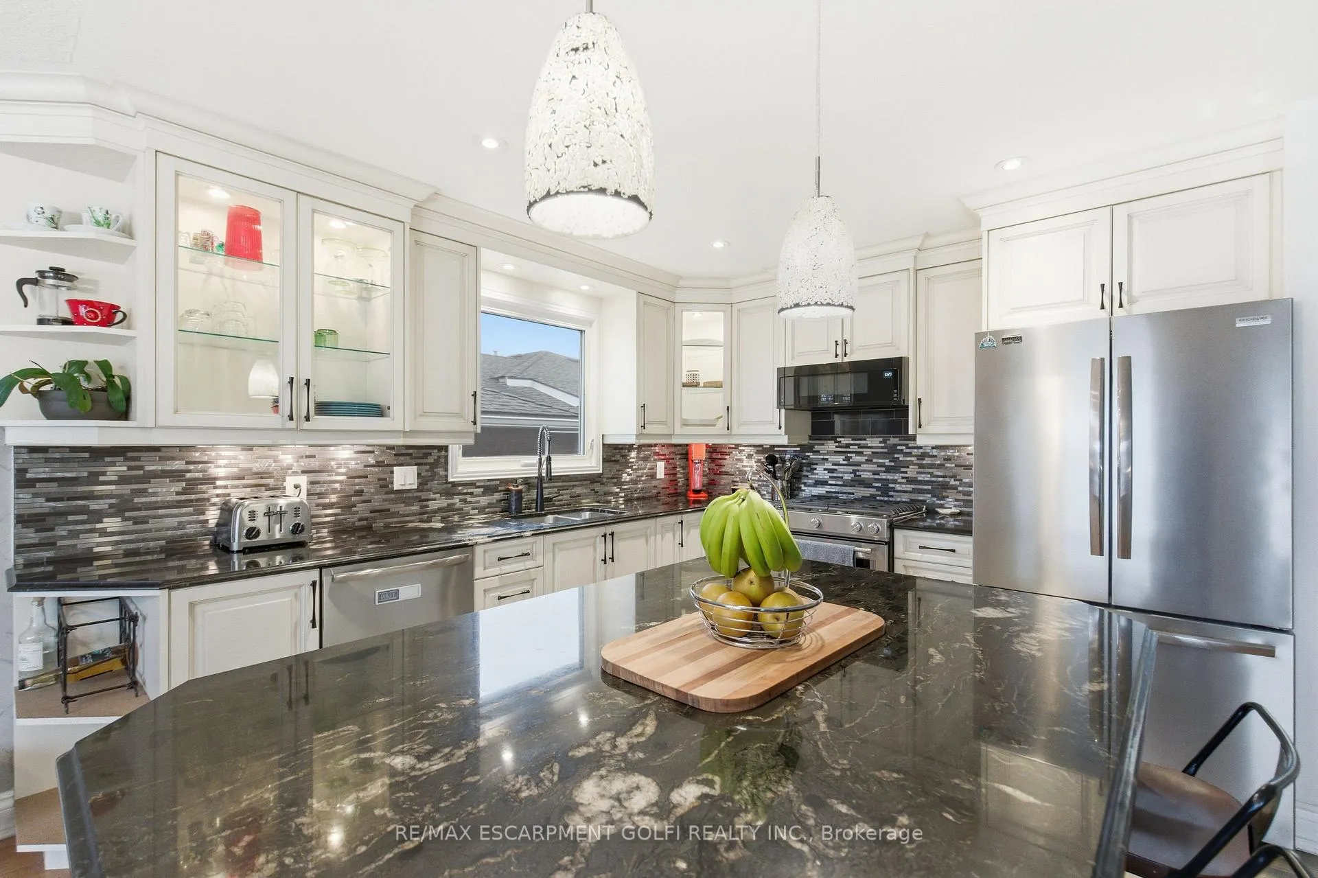 Photo 14 of 71 Allanbrook Street, Hamilton, Stoney Creek Mountain — HOMEH