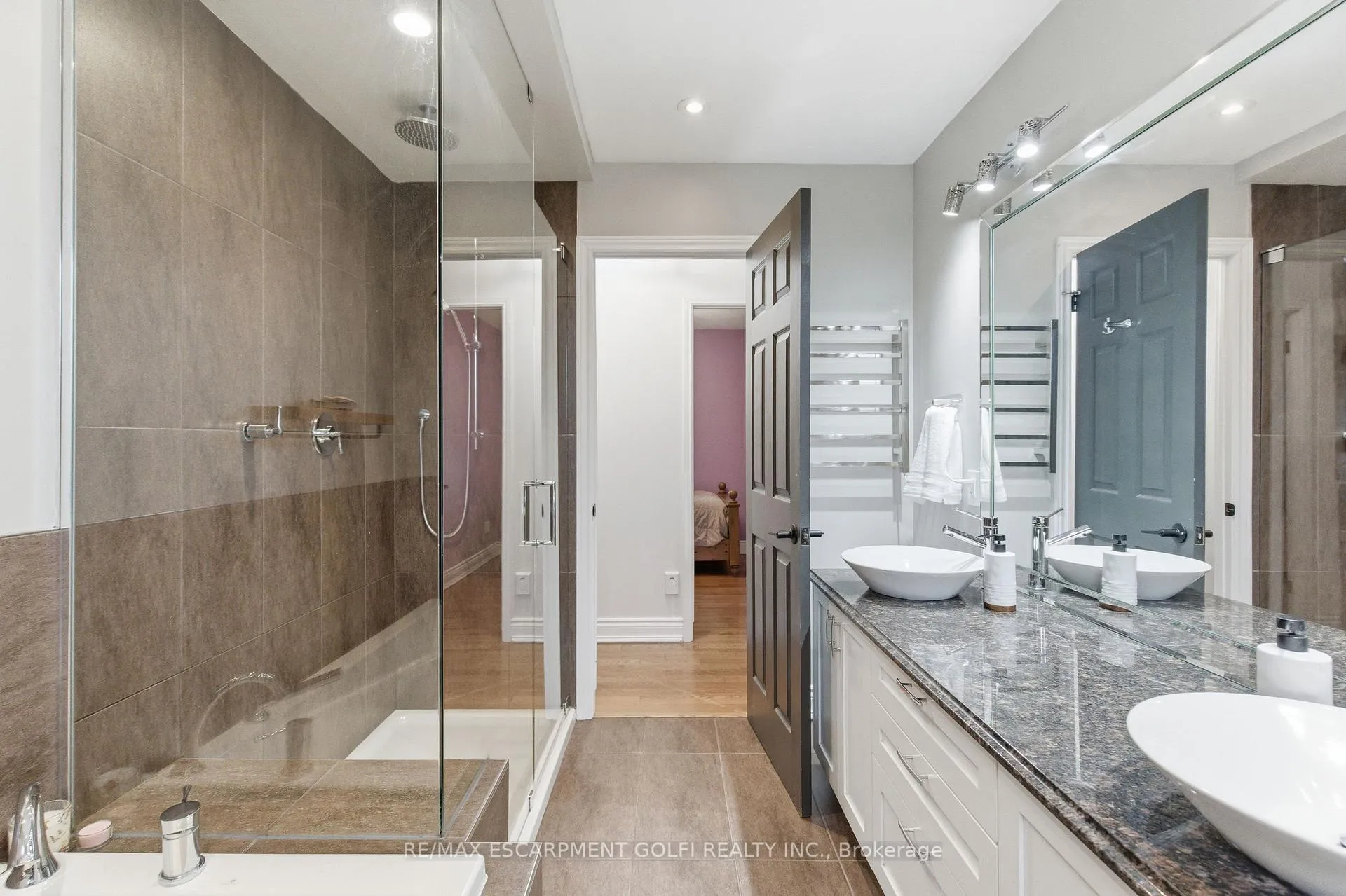 Photo 20 of 71 Allanbrook Street, Hamilton, Stoney Creek Mountain — HOMEH