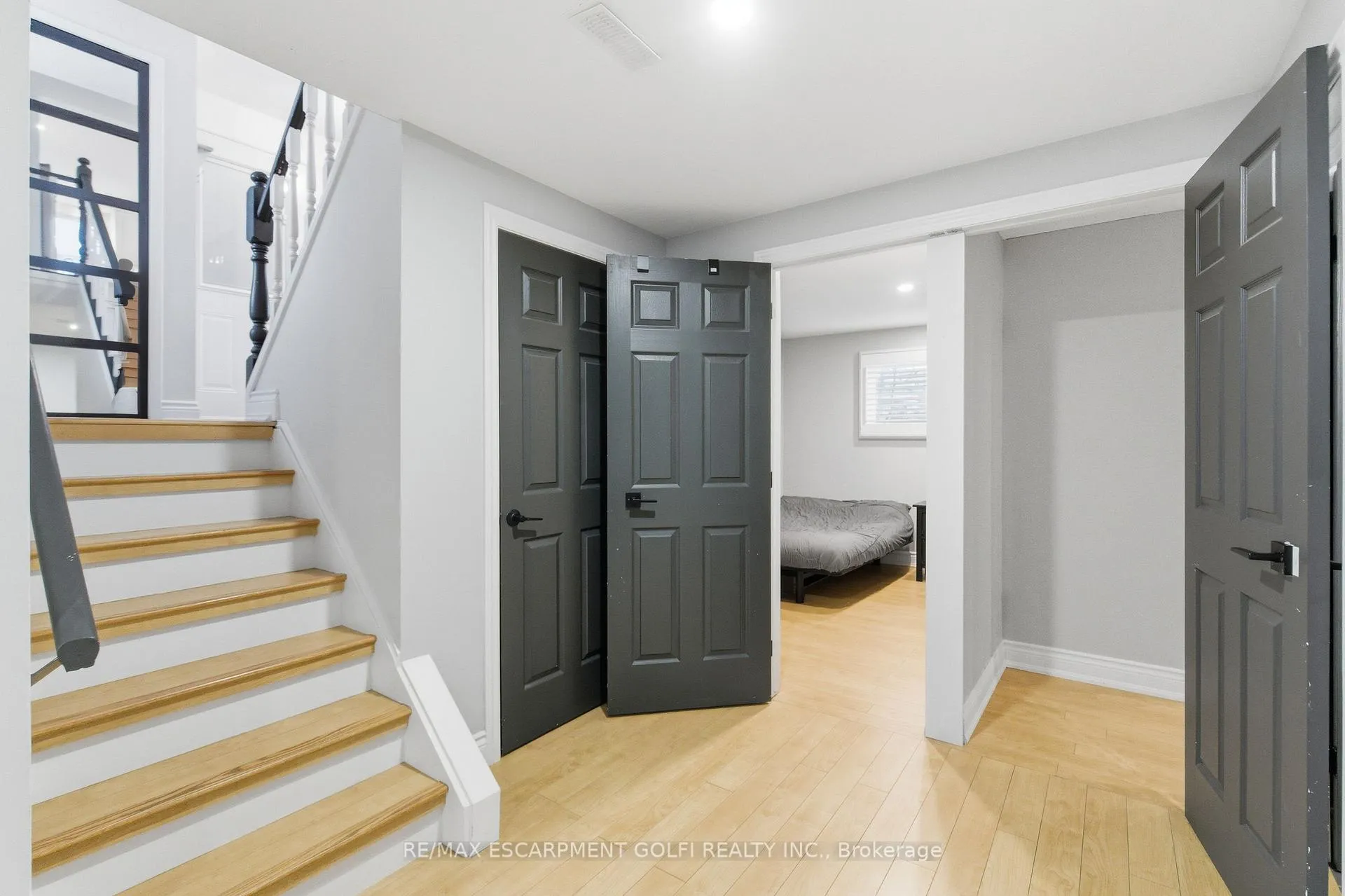 Photo 22 of 71 Allanbrook Street, Hamilton, Stoney Creek Mountain — HOMEH