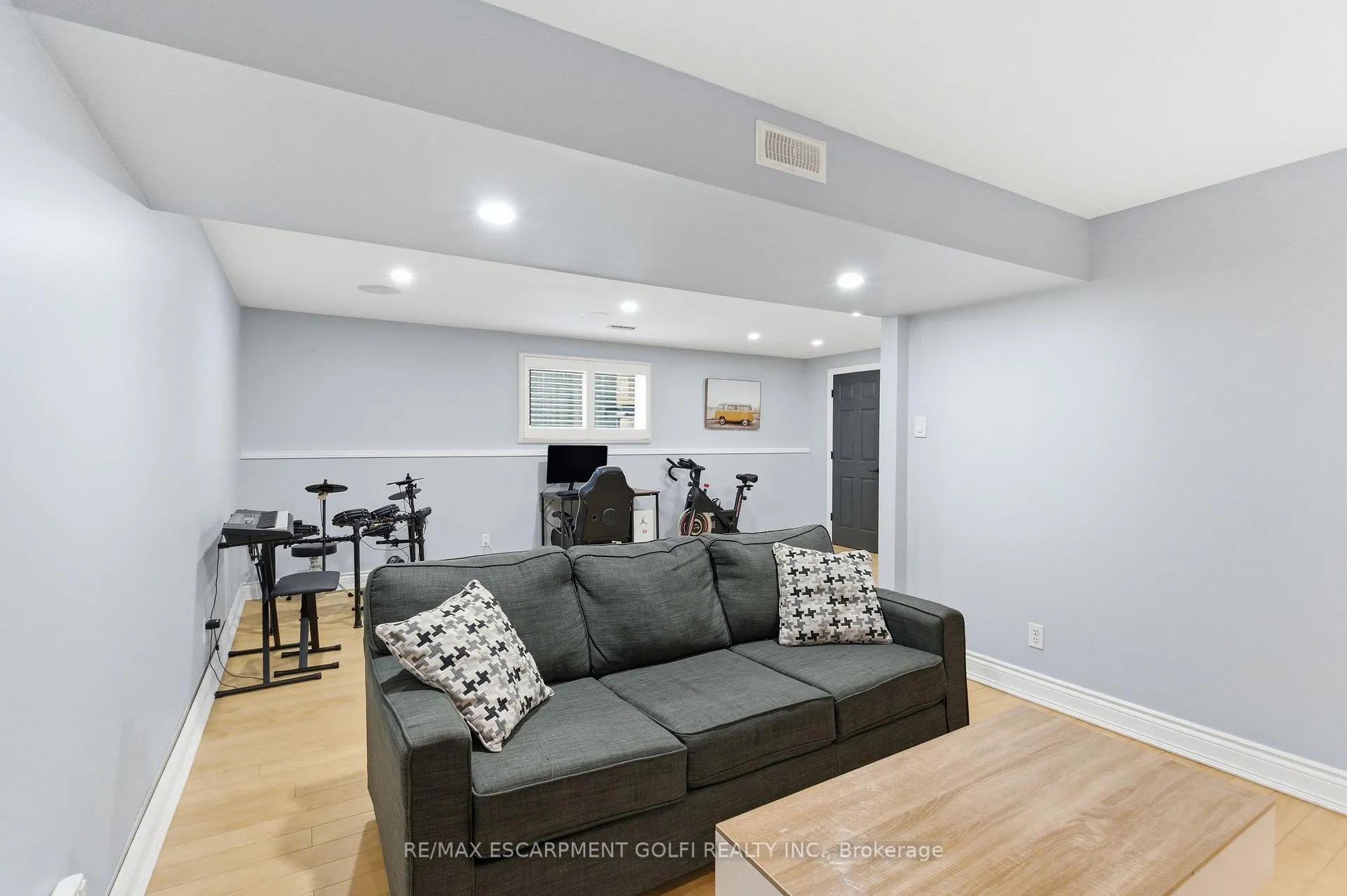 Photo 25 of 71 Allanbrook Street, Hamilton, Stoney Creek Mountain — HOMEH