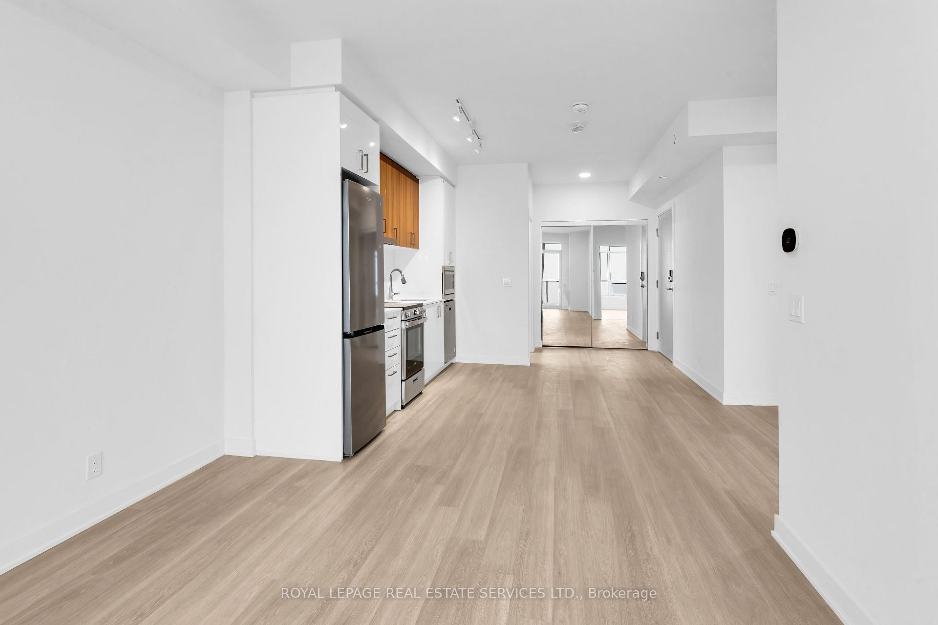 Photo 3 of Unit A-3311, 30 Upper Mall Way, Vaughan, Brownridge — HOMEH