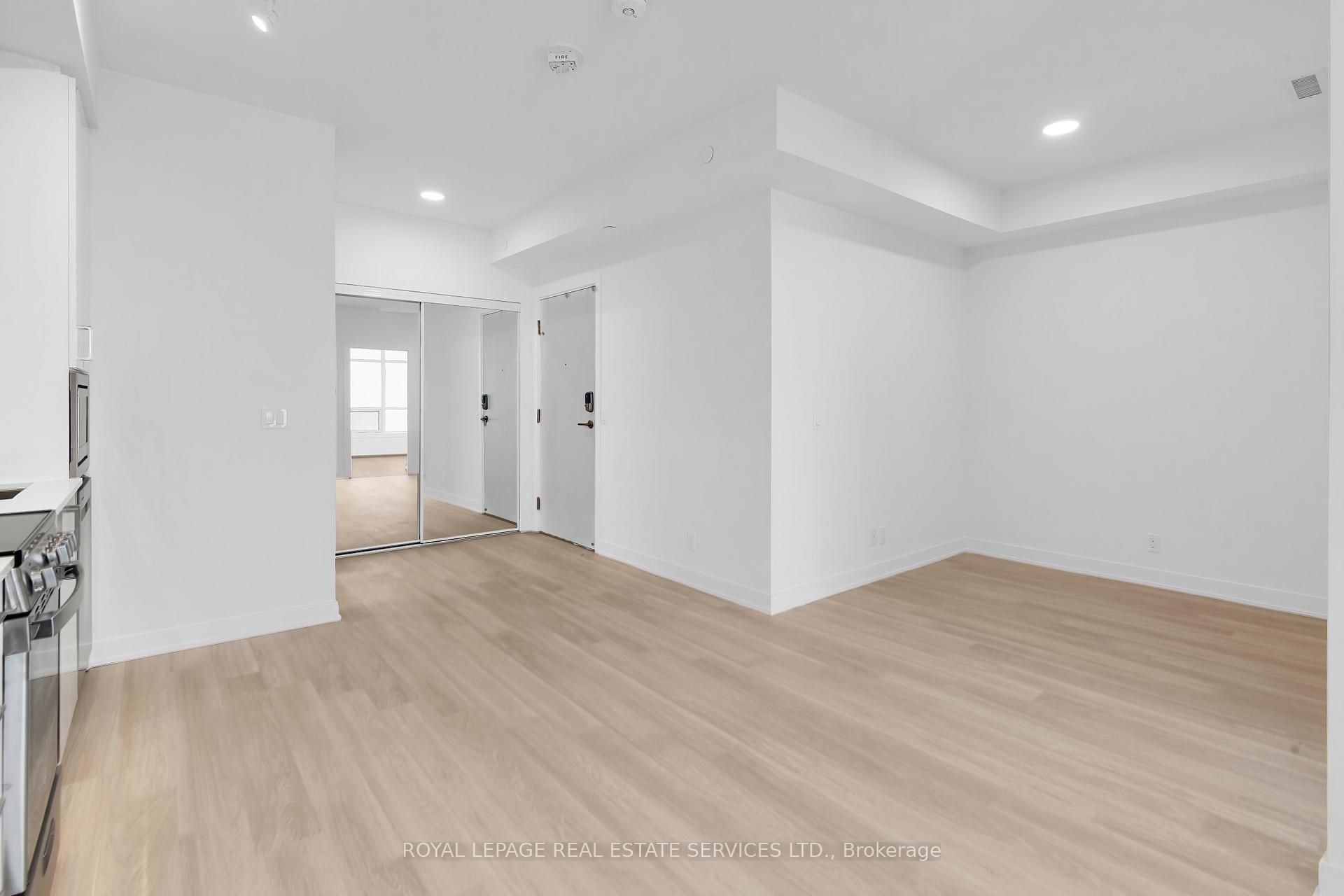 Photo 10 of Unit A-3311, 30 Upper Mall Way, Vaughan, Brownridge — HOMEH