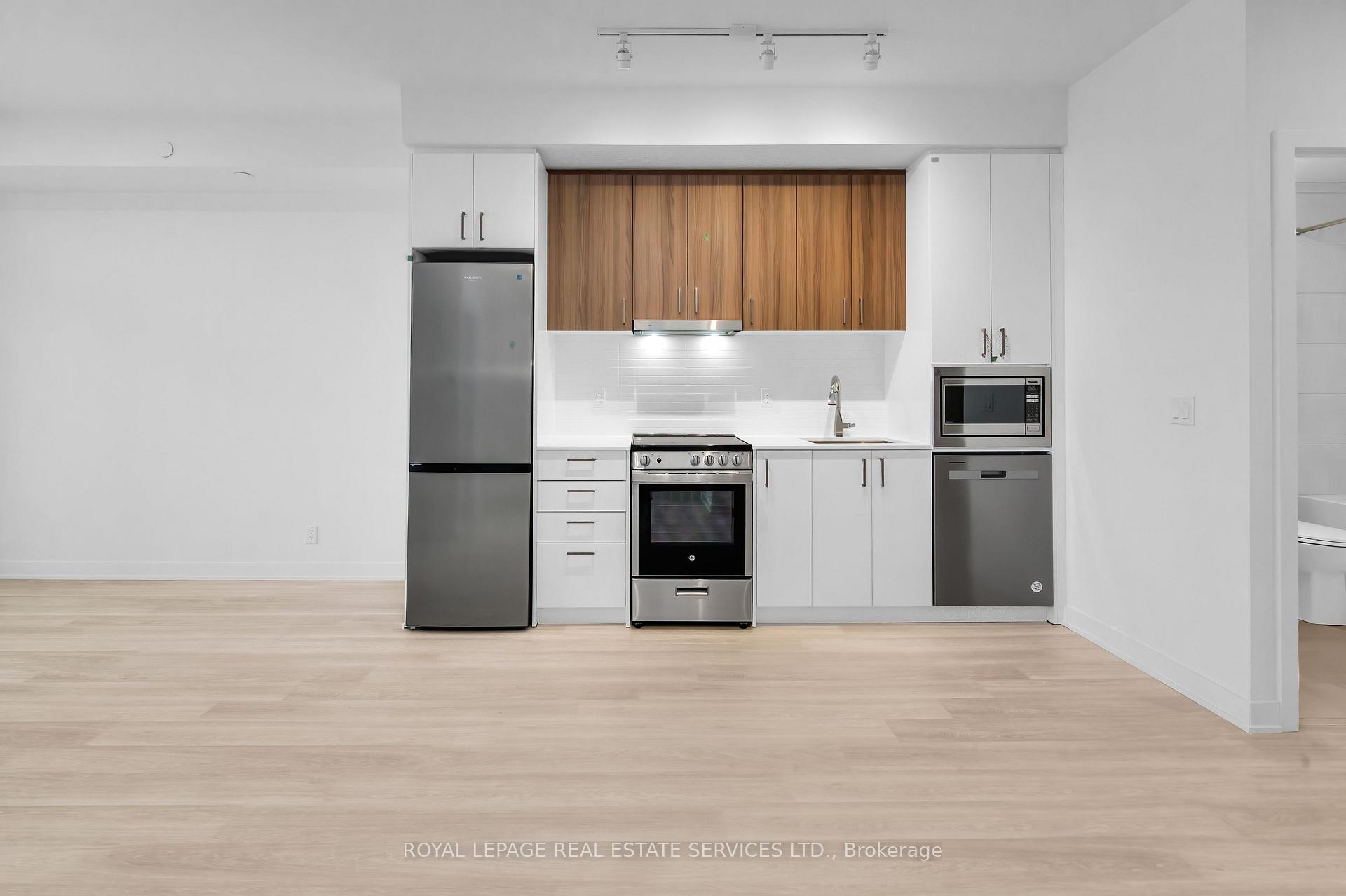 Photo 8 of Unit A-3311, 30 Upper Mall Way, Vaughan, Brownridge — HOMEH