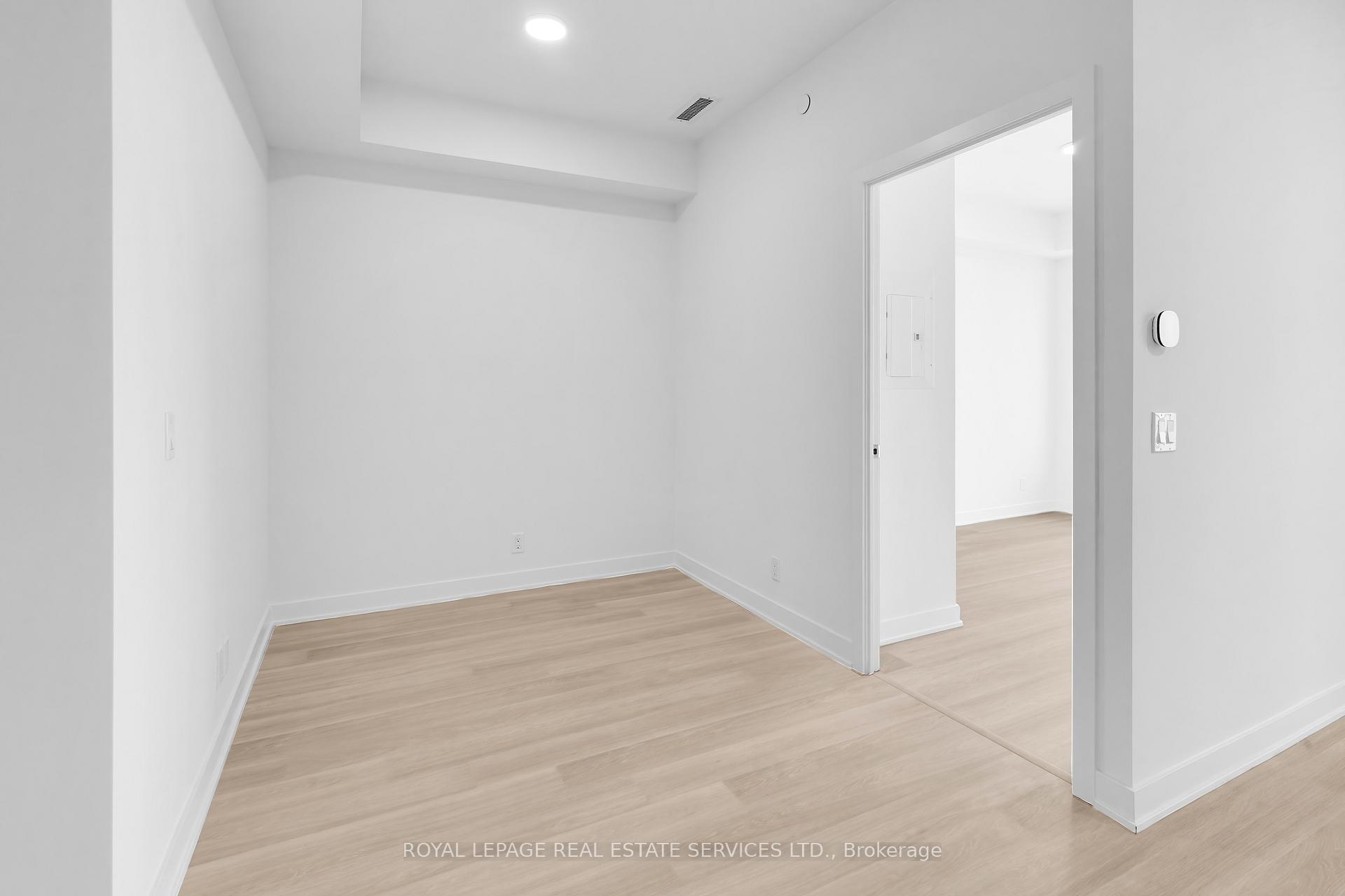 Photo 9 of Unit A-3311, 30 Upper Mall Way, Vaughan, Brownridge — HOMEH