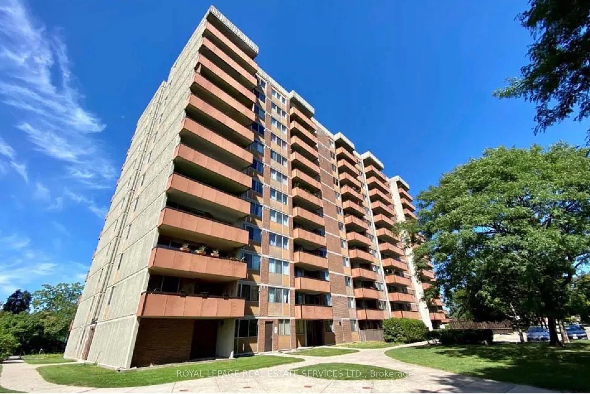 Front of Unit 315, 165 La Rose Avenue