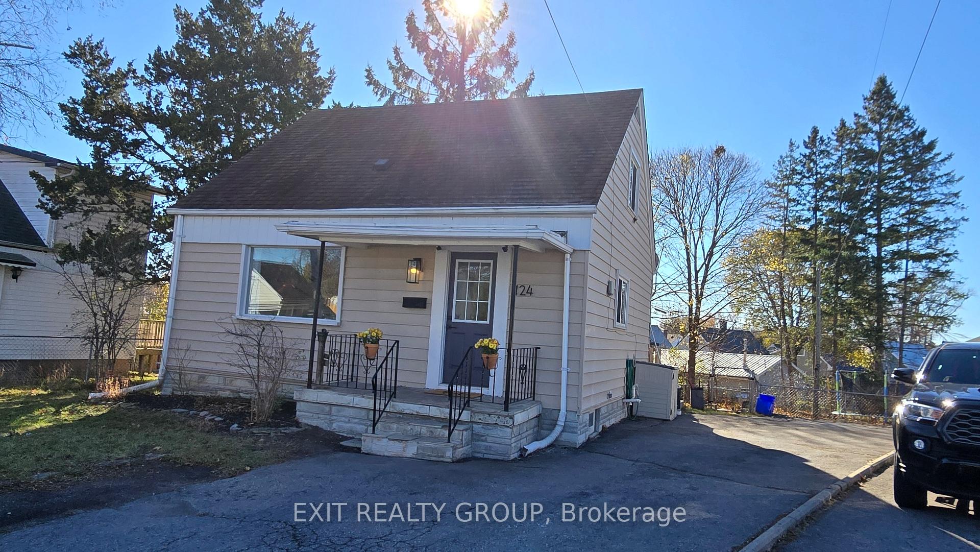 Photo 2 of 124 Humewood Drive, Belleville, Belleville Ward — HOMEH