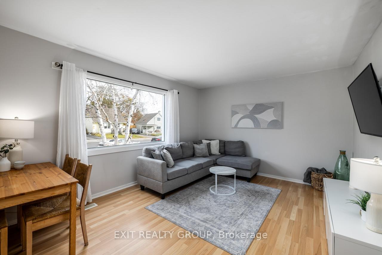 Photo 8 of 124 Humewood Drive, Belleville, Belleville Ward — HOMEH