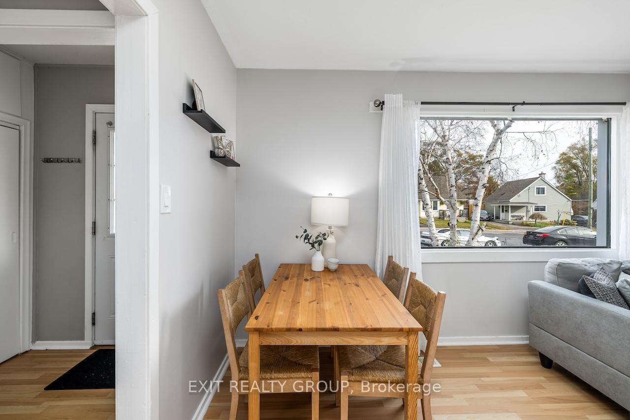 Photo 10 of 124 Humewood Drive, Belleville, Belleville Ward — HOMEH