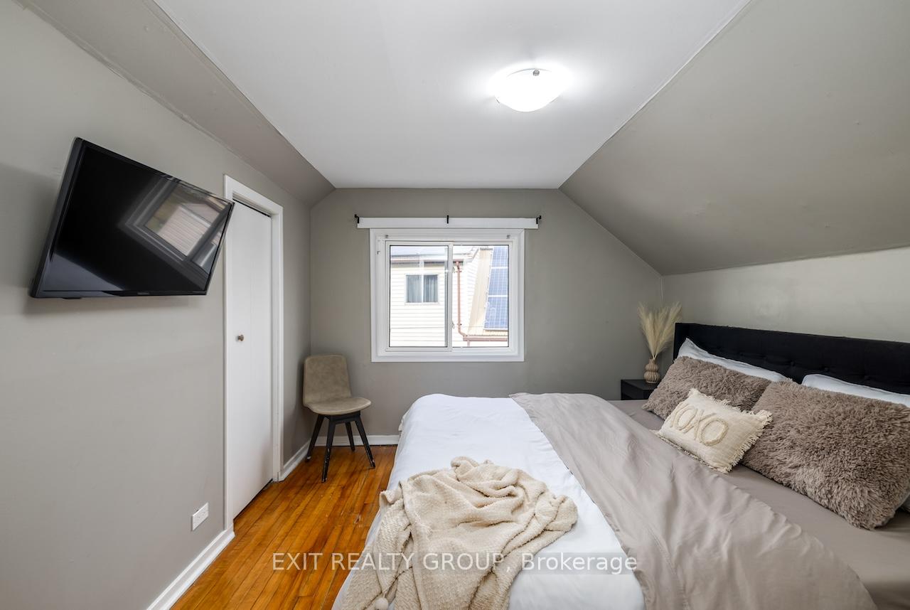 Photo 13 of 124 Humewood Drive, Belleville, Belleville Ward — HOMEH