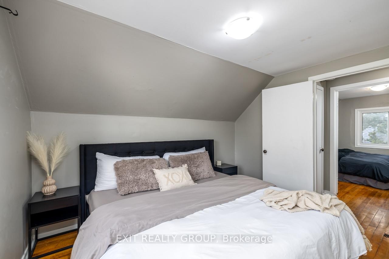 Photo 15 of 124 Humewood Drive, Belleville, Belleville Ward — HOMEH