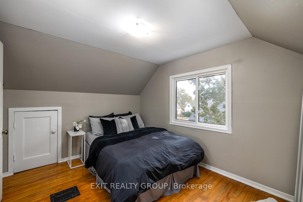 Photo 17 of 124 Humewood Drive, Belleville, Belleville Ward — HOMEH