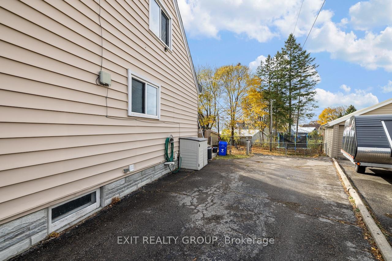 Photo 30 of 124 Humewood Drive, Belleville, Belleville Ward — HOMEH