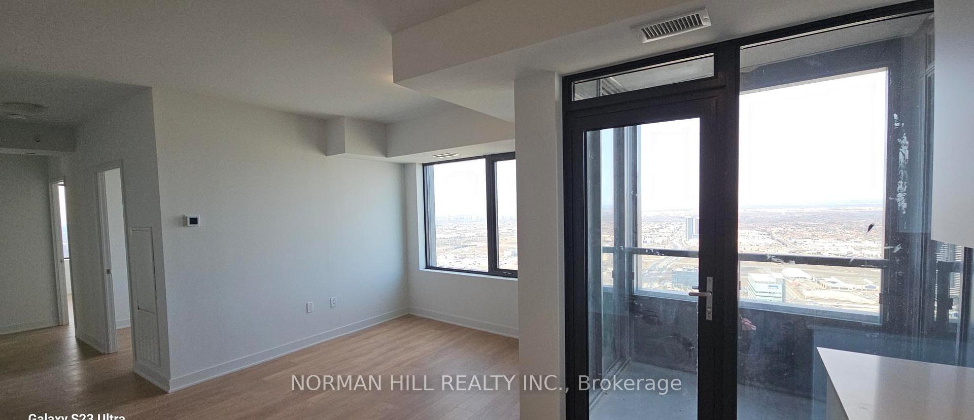 Photo 8 of Unit 5204, 2920 Hwy 7, Vaughan, Concord — HOMEH