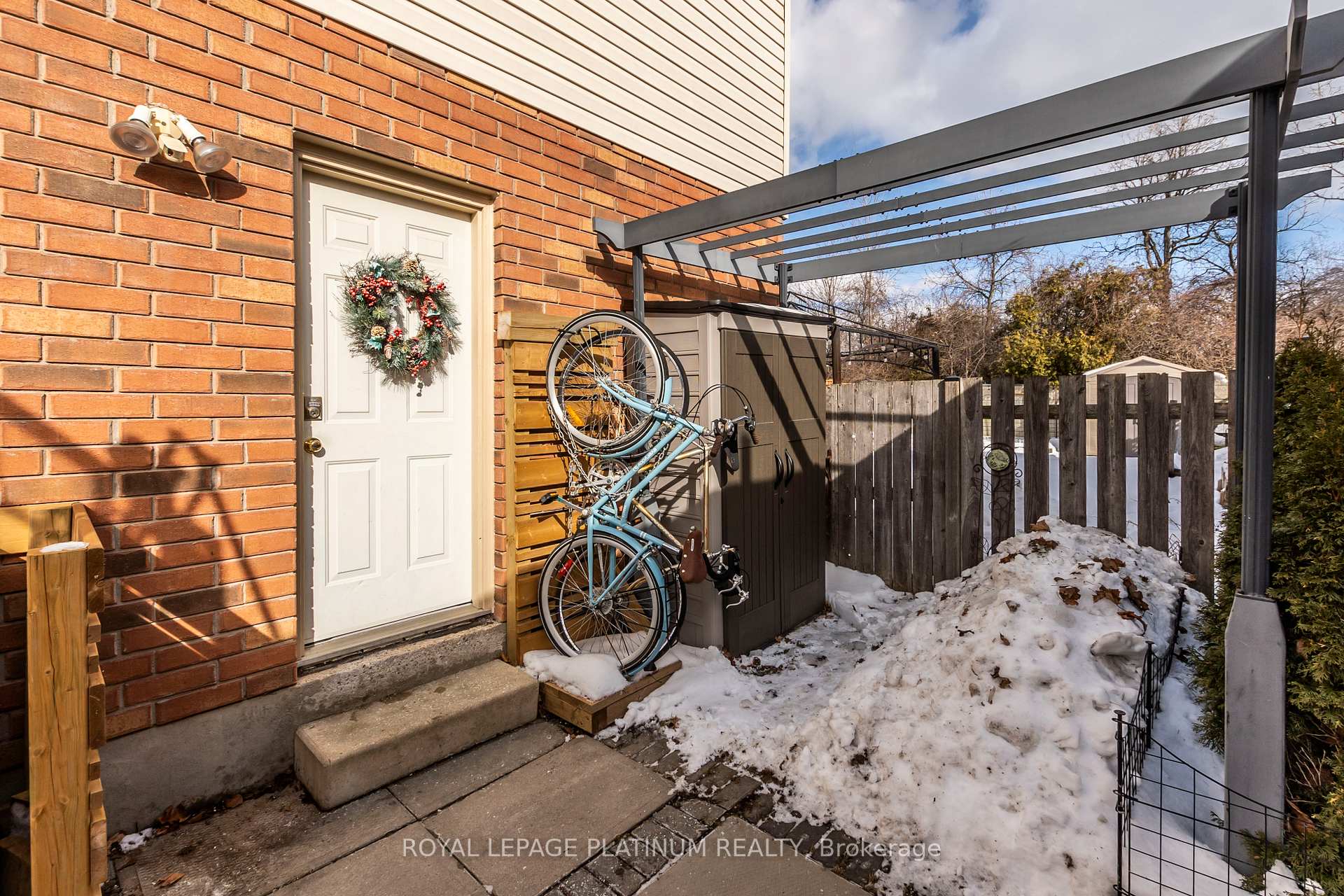 Photo 4 of 41 Milson Crescent, Guelph, Kortright Hills — HOMEH